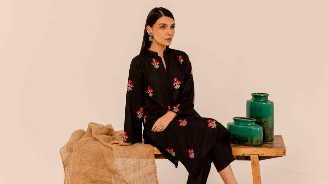 Summer Lawn Dress in Black