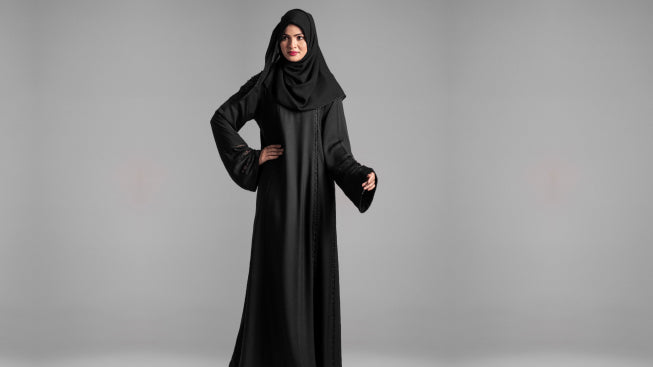 Abaya Fashion Icons in Pakistan: Inspirational Women Redefining Style