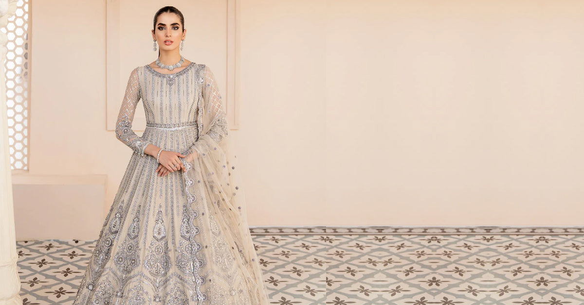 Women Designer Dresses in Pakistan Onine - Latest and Trending La Mosak Women Designer Dresses in Pakistan Onine - Latest and Trending La Mosak