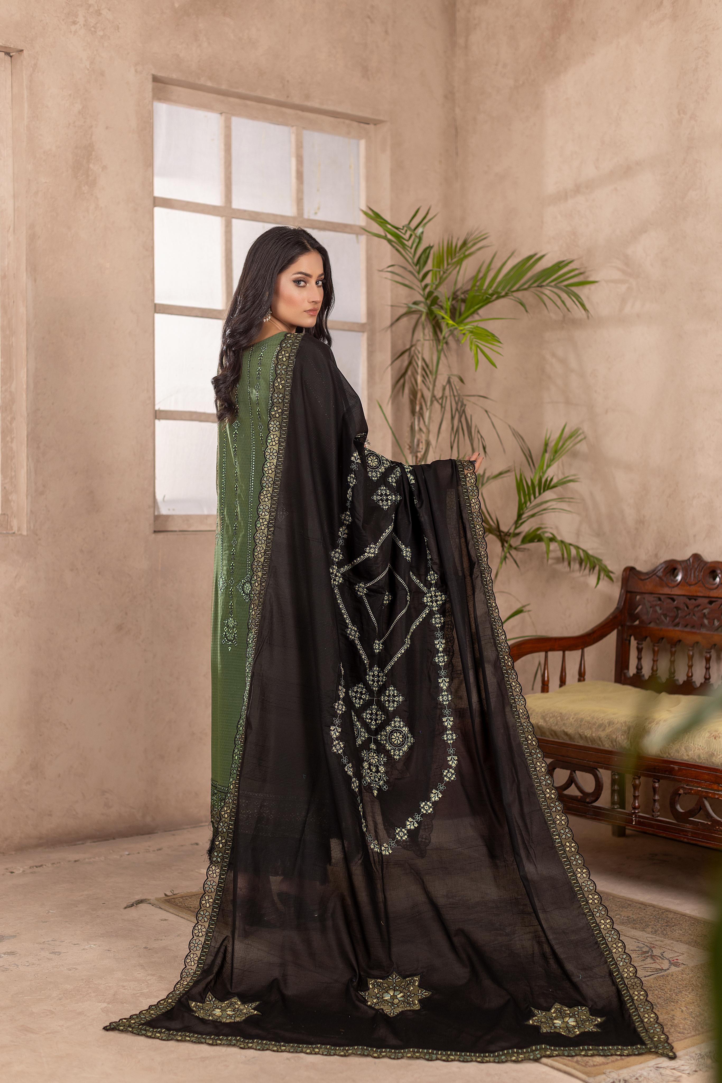 Qalb D-38 : Embroidered Doria Lawn 3pc
