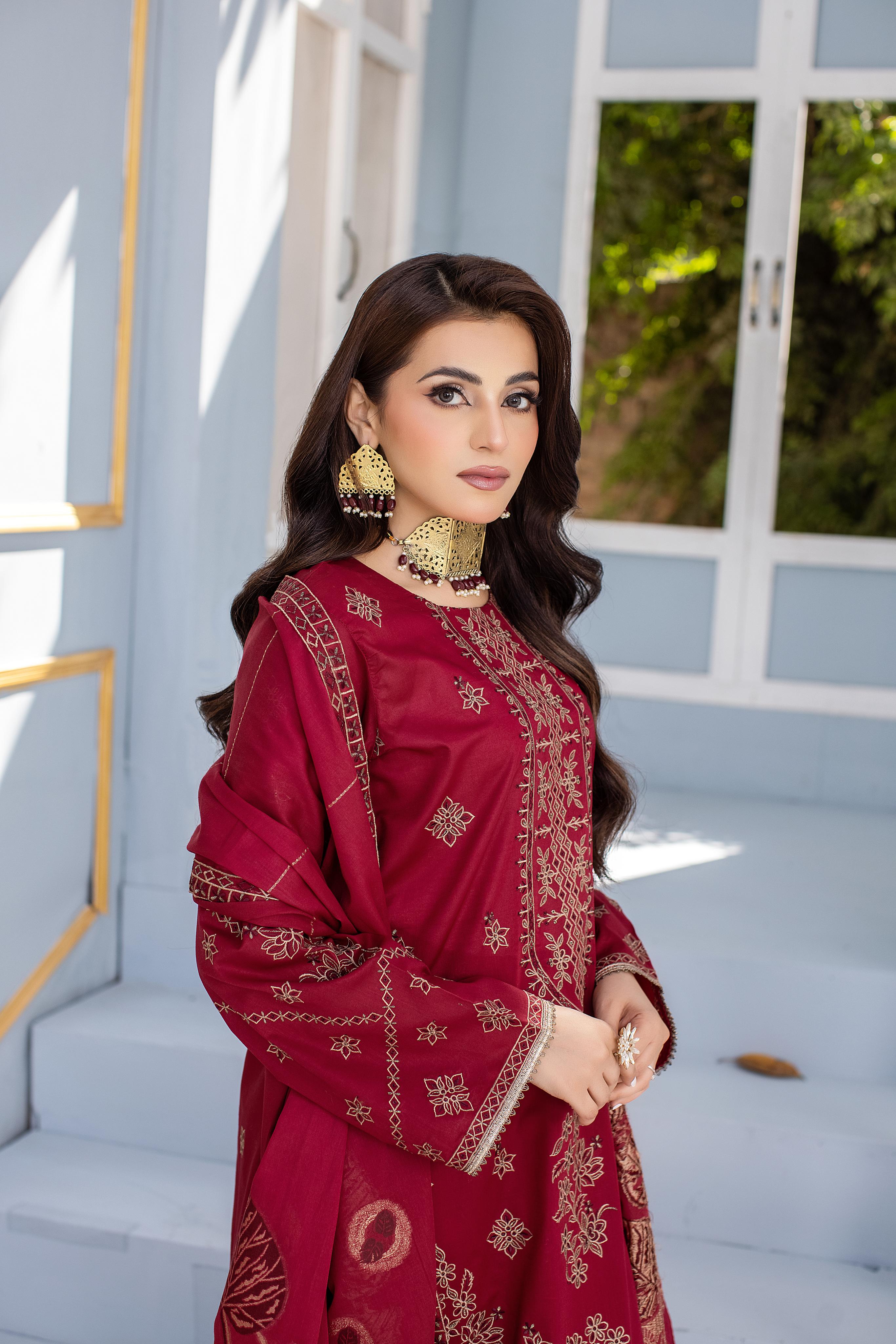 Dastak DK-48 : Embroidered Lawn 3pc