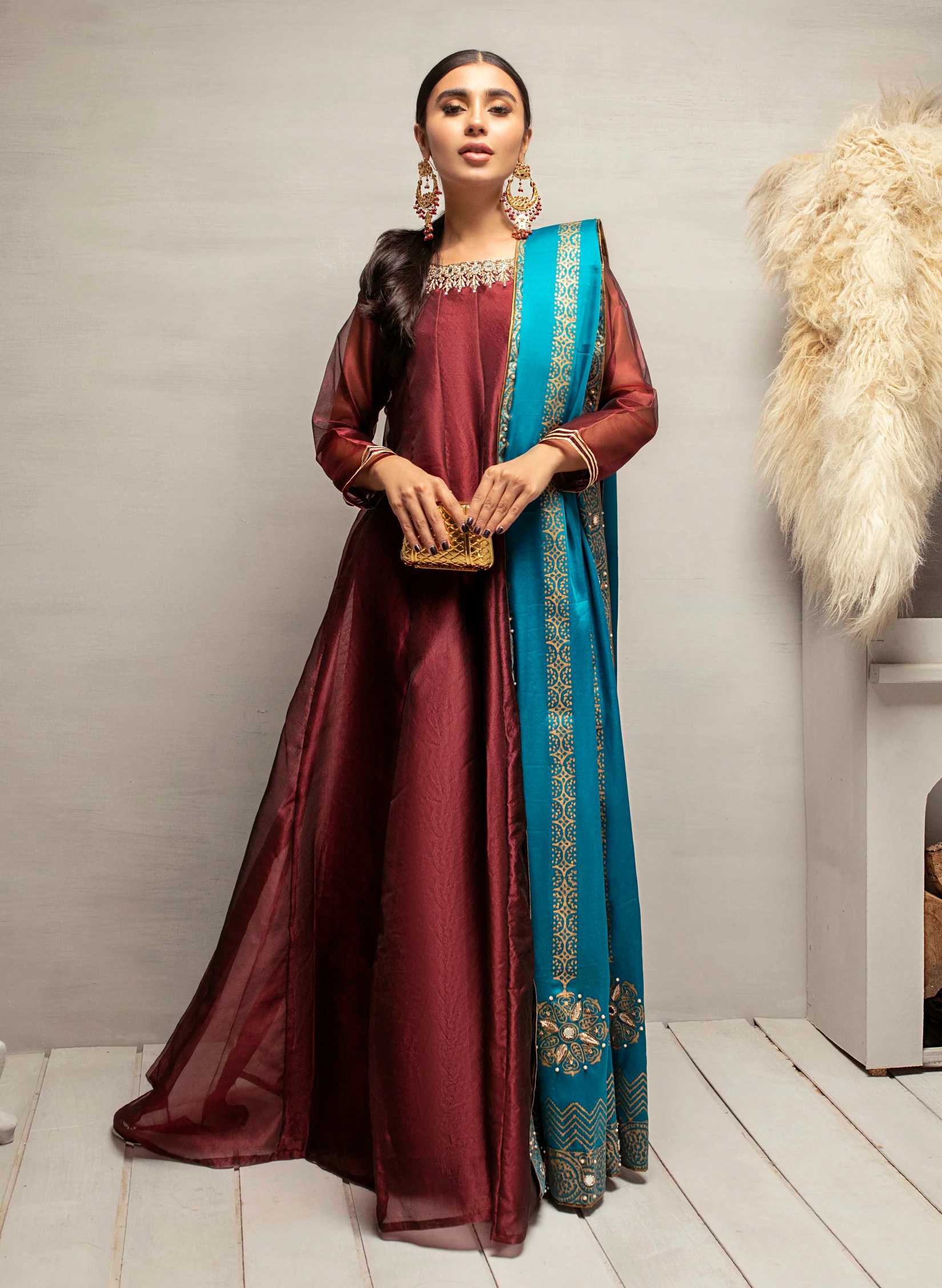 DIVINE (MAROON)|PLUSH