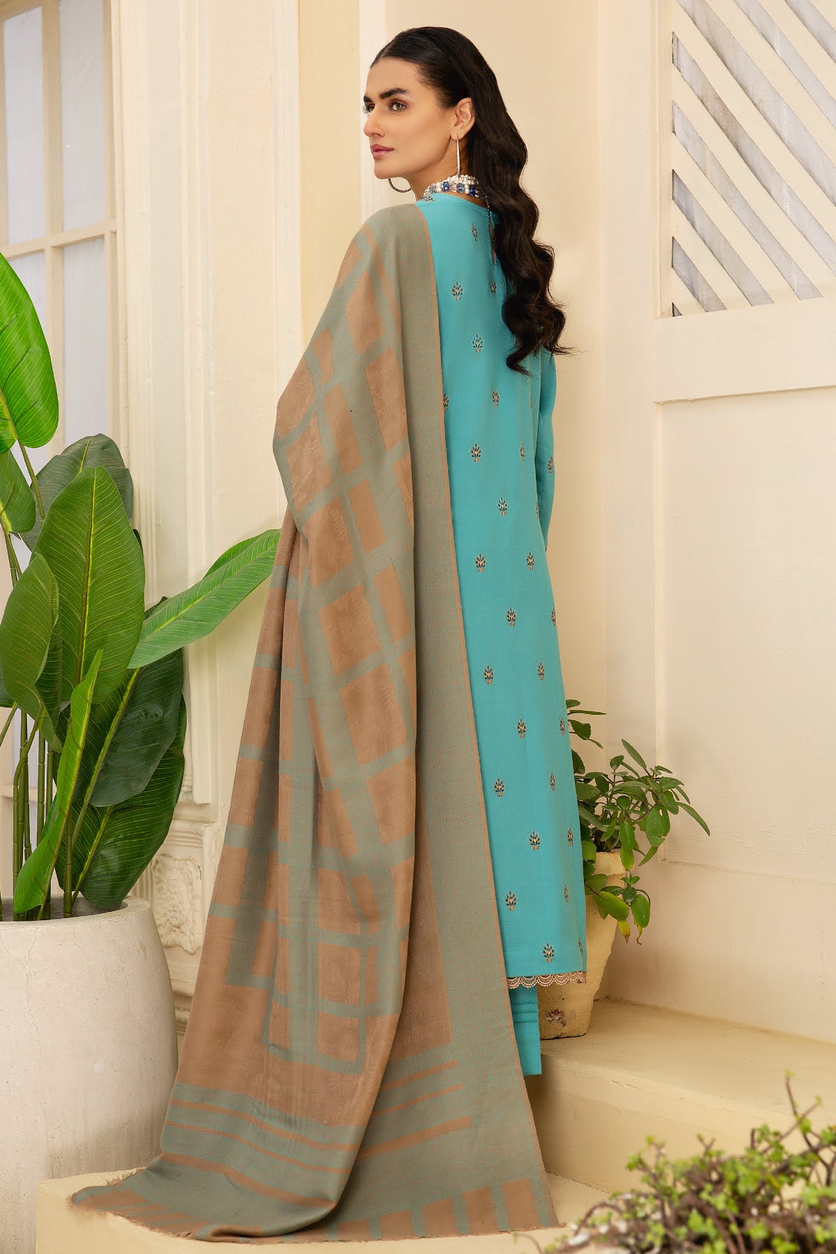 Shafaq SQ-33 : Unstitched Luxury Embroidered Dhanak 3PC
