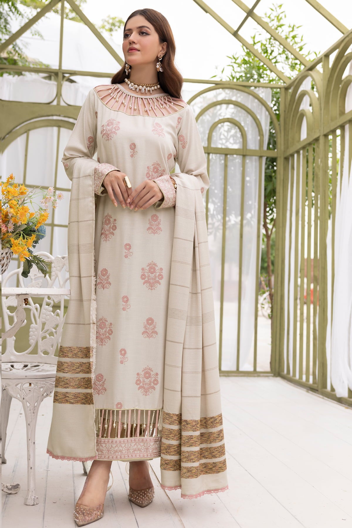 Diyar-E-Dil DL-16 : Unstitched Embroidered Dhanak 3PC
