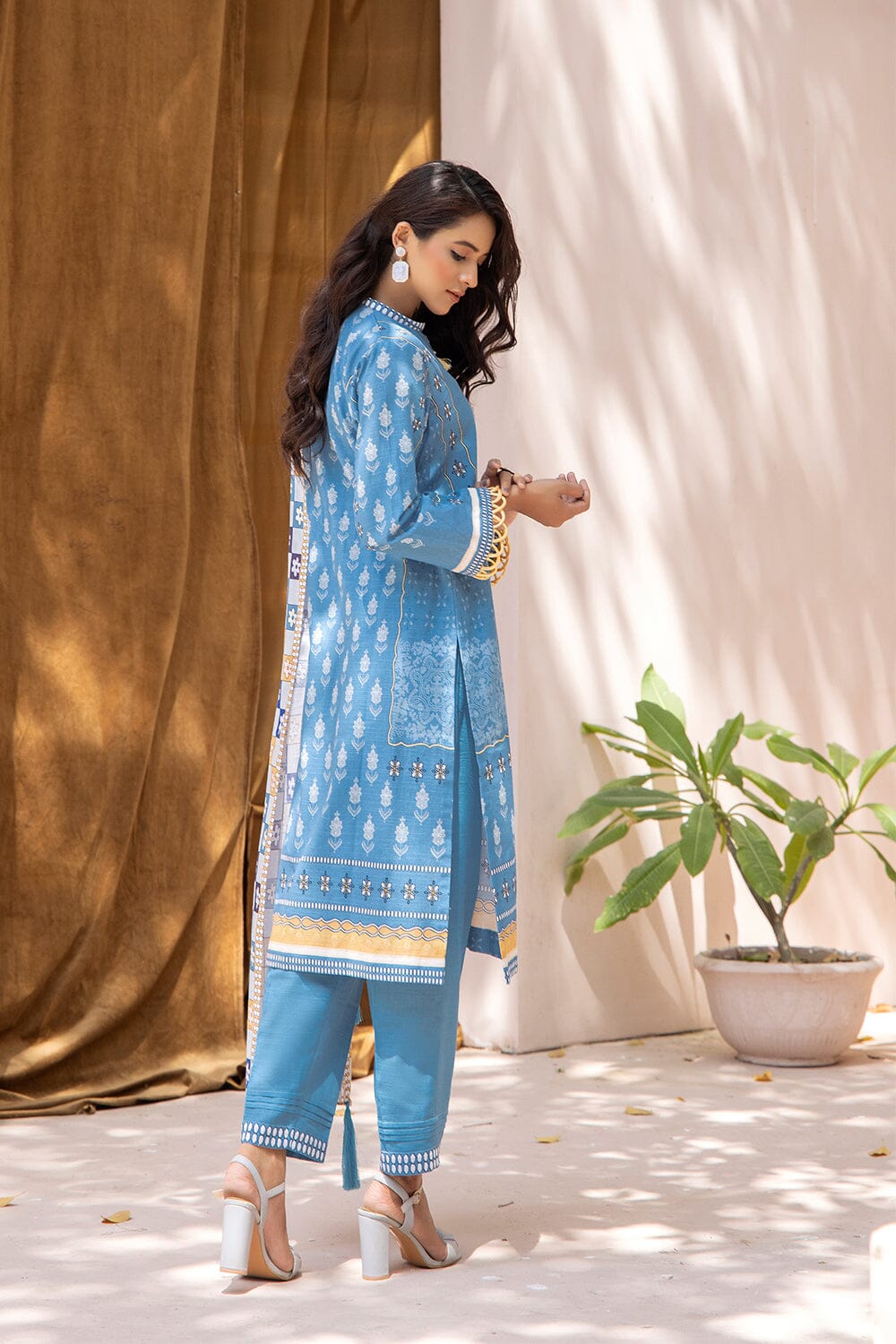 3 Pcs unstitched Khaddar SUIT KKH-2208 KHAS STORES