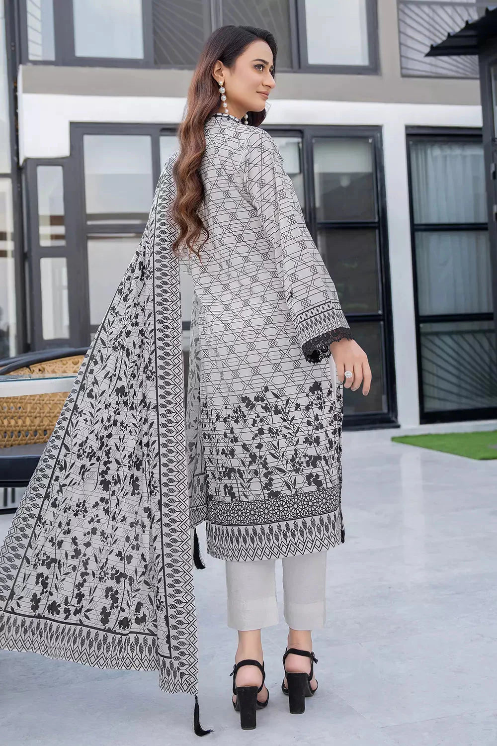 3PC Embroidered Unstitched Lawn Suit KL-2732 Embroidered KHAS STORES