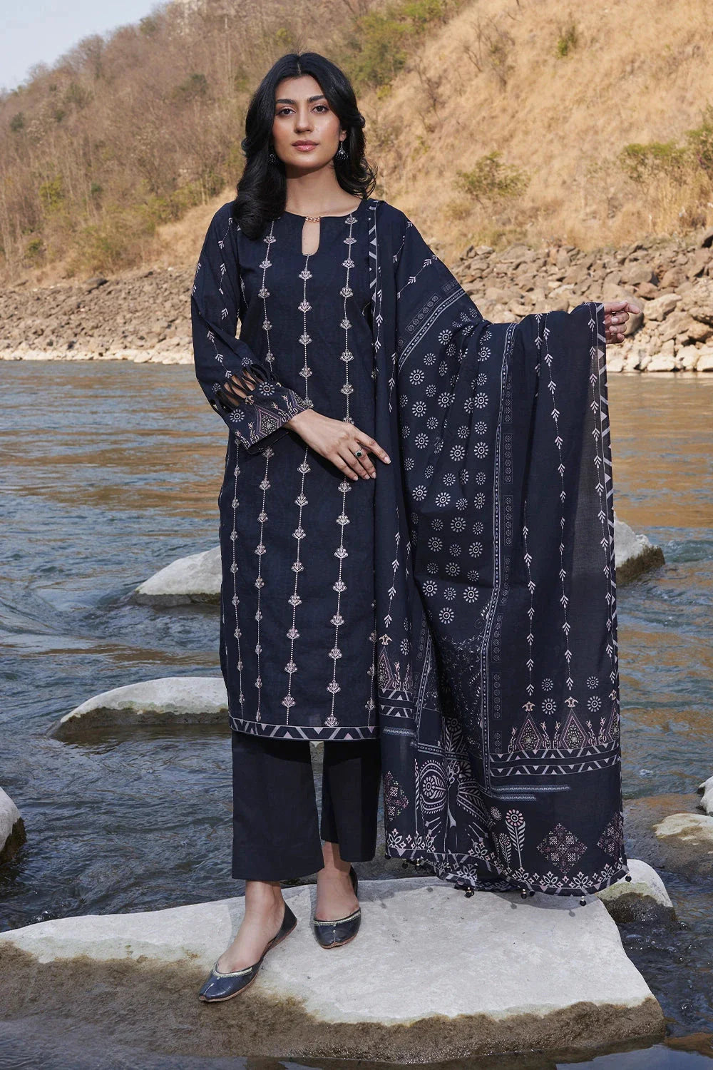 3PC Embroidered Unstitched Lawn Suit KL-3163 Embroidered KHAS STORES