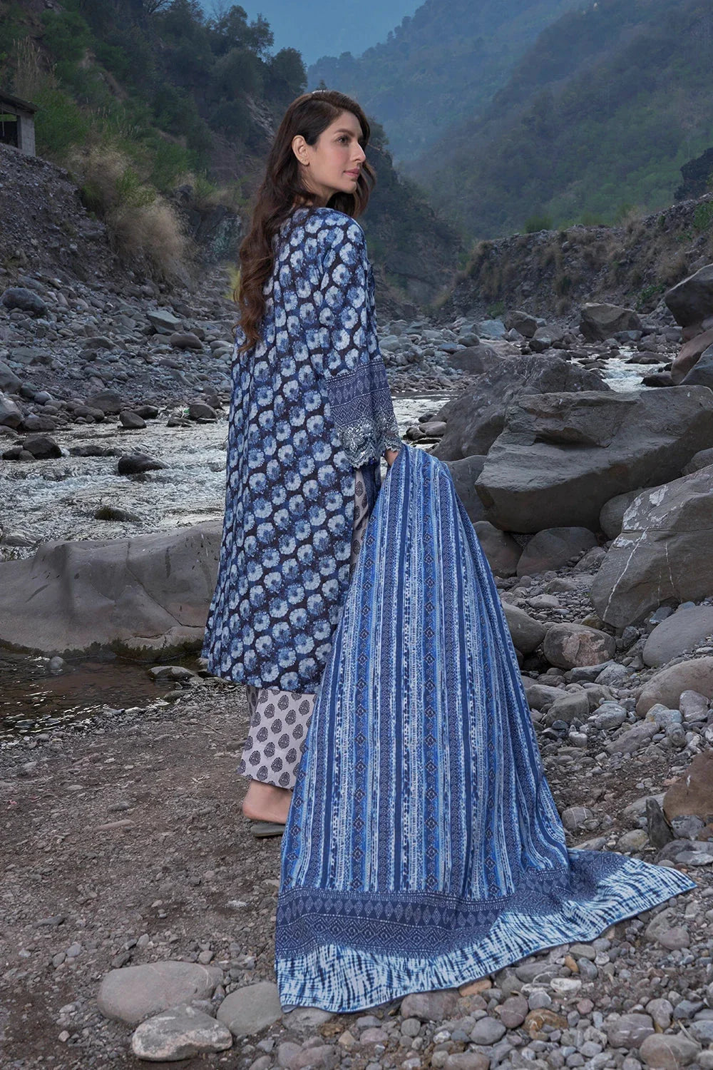 3PC Embroidered Unstitched Lawn Suit KL-3191 Embroidered KHAS STORES