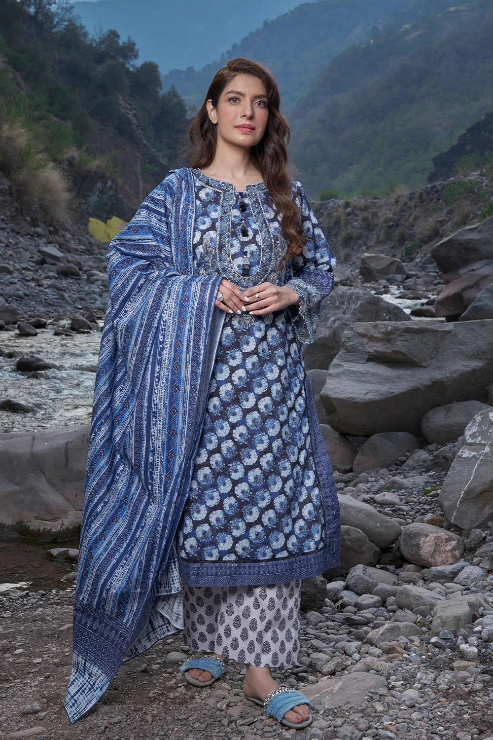 3PC Embroidered Unstitched Lawn Suit KL-3191 Embroidered KHAS STORES