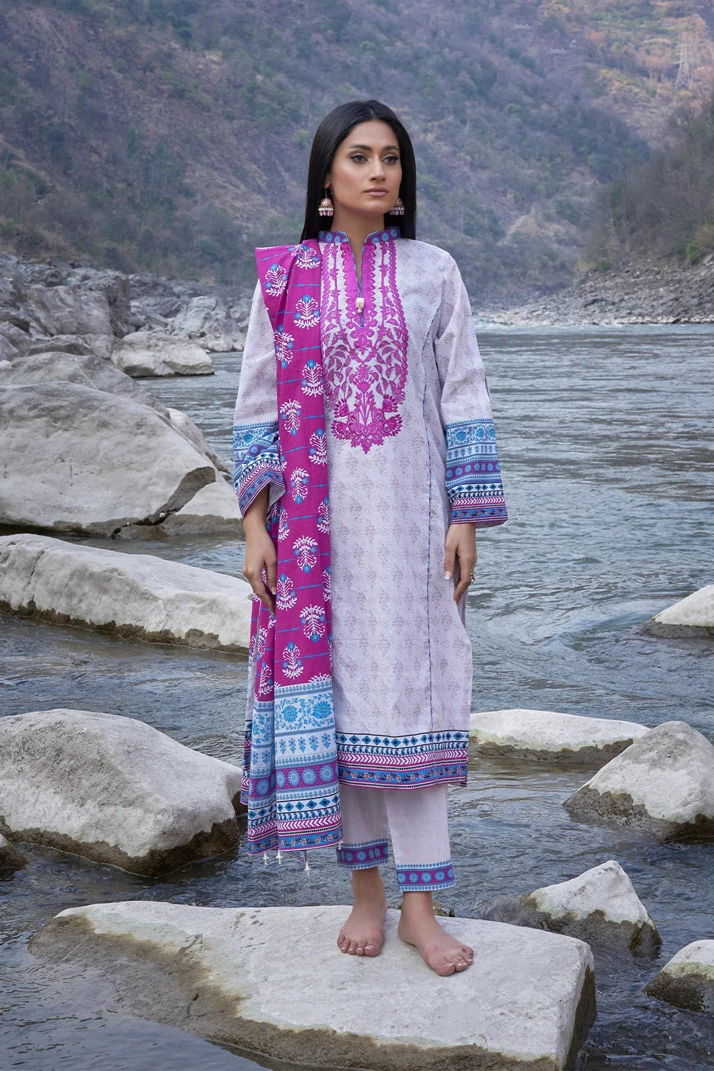 3PC Embroidered Unstitched Lawn Suit KL-3199 Embroidered KHAS STORES