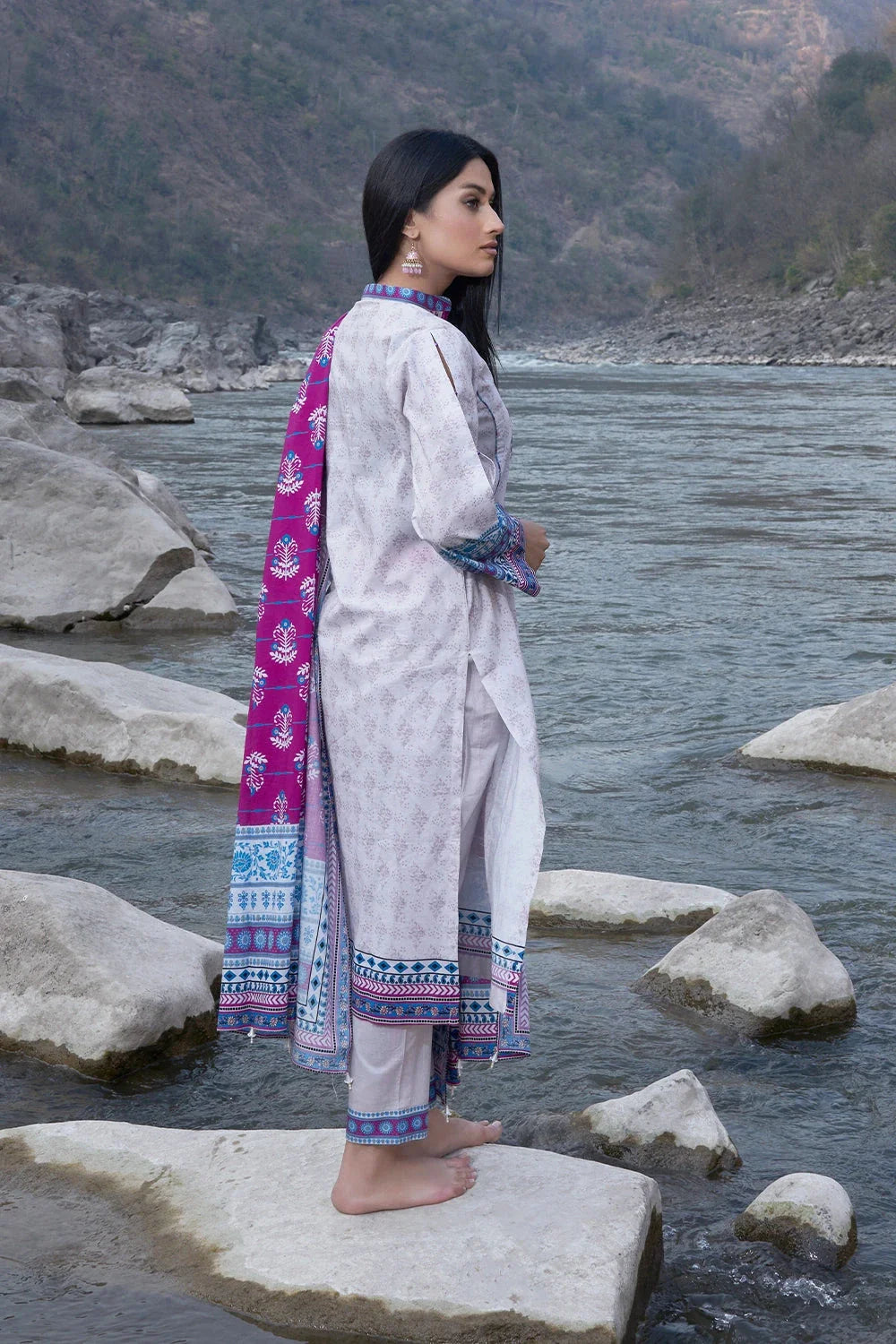 3PC Embroidered Unstitched Lawn Suit KL-3199 Embroidered KHAS STORES