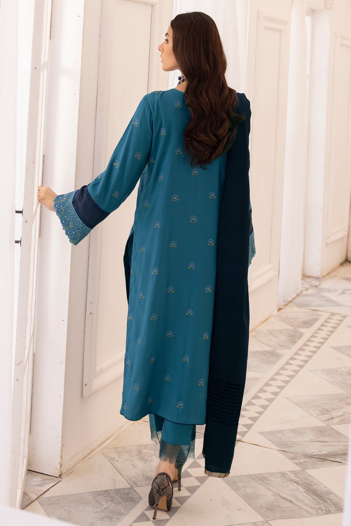 Saffron SA-04 : Unstitched Embroidered Dhanak 3PC