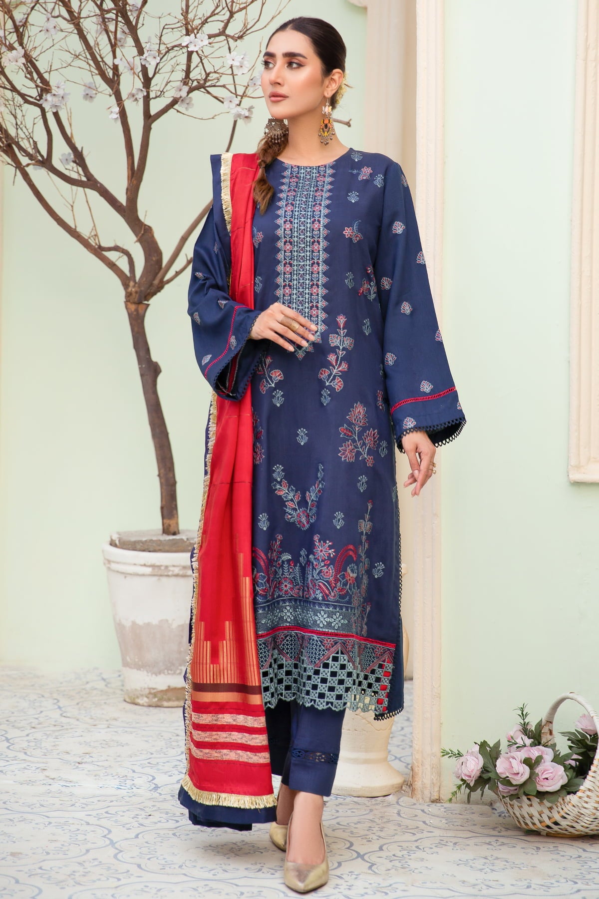 Imroz I-18 : Unstitched Embroidered Viscose 3PC