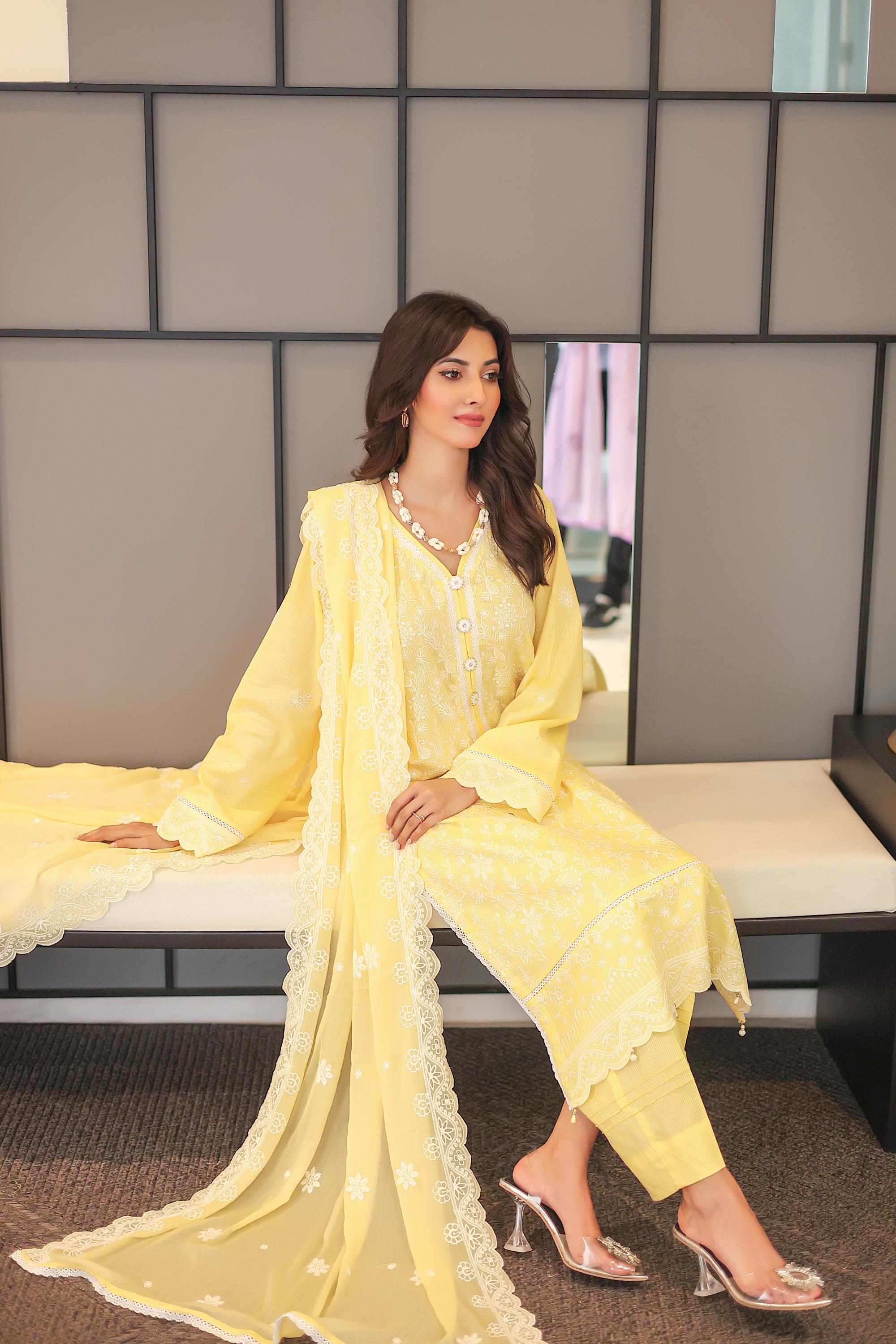 KHOOBSURAT-03