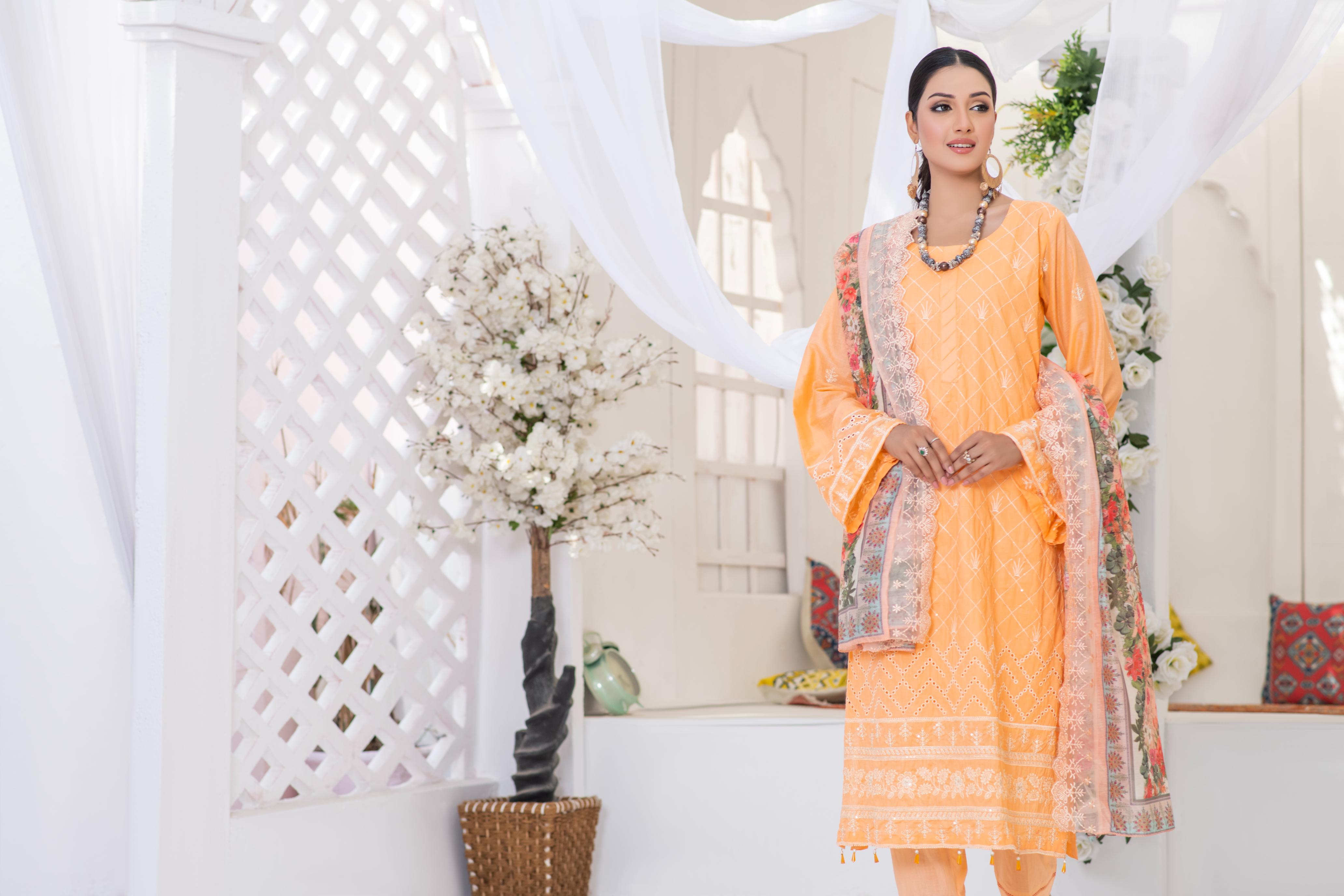 Splendid - Premium Chikenkari Lawn Collection – (DS – 06)