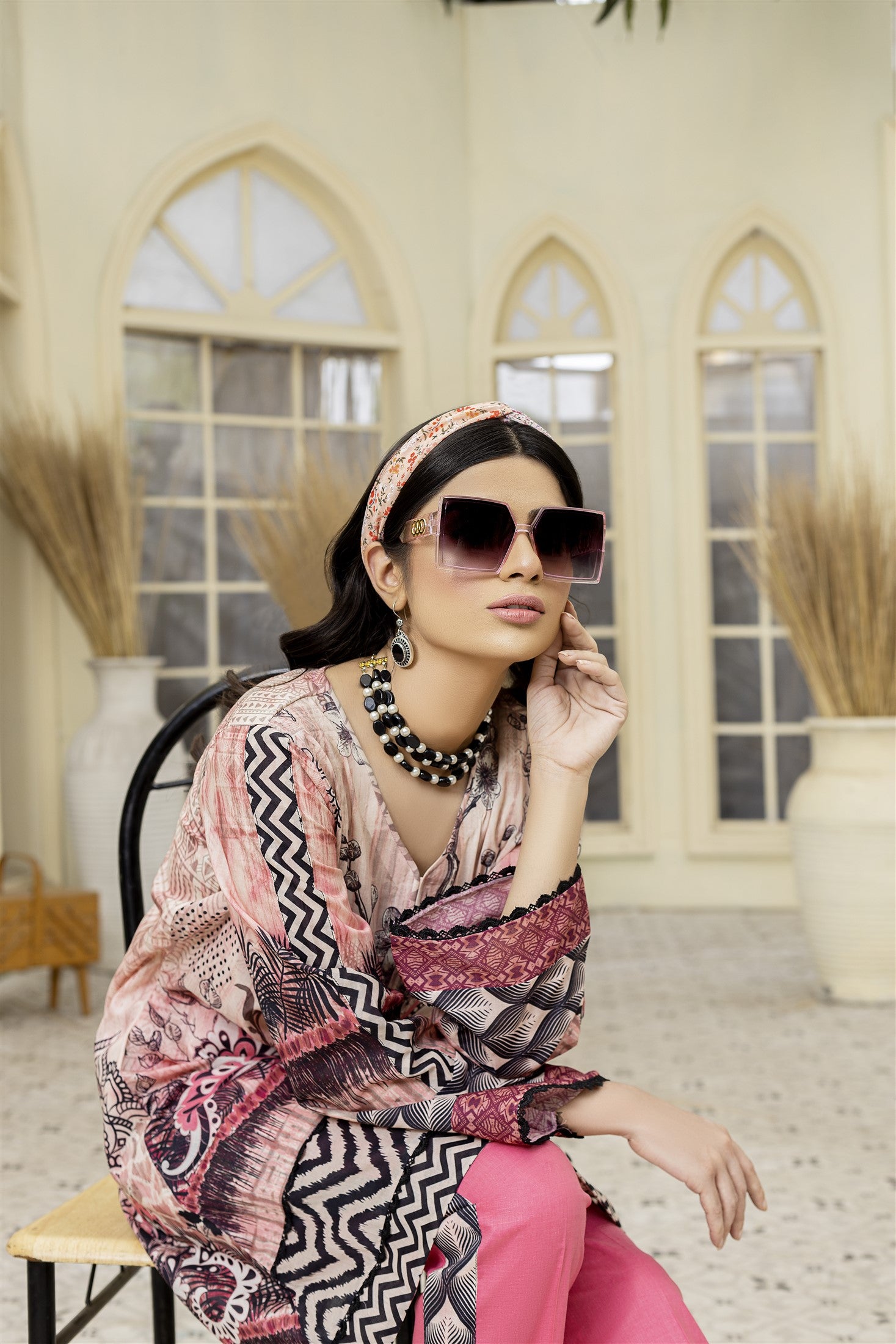 Lawn Paisleys Pink