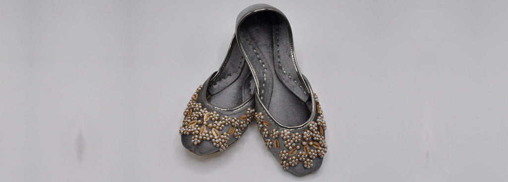 Pearls Embroidered Grey Khussa