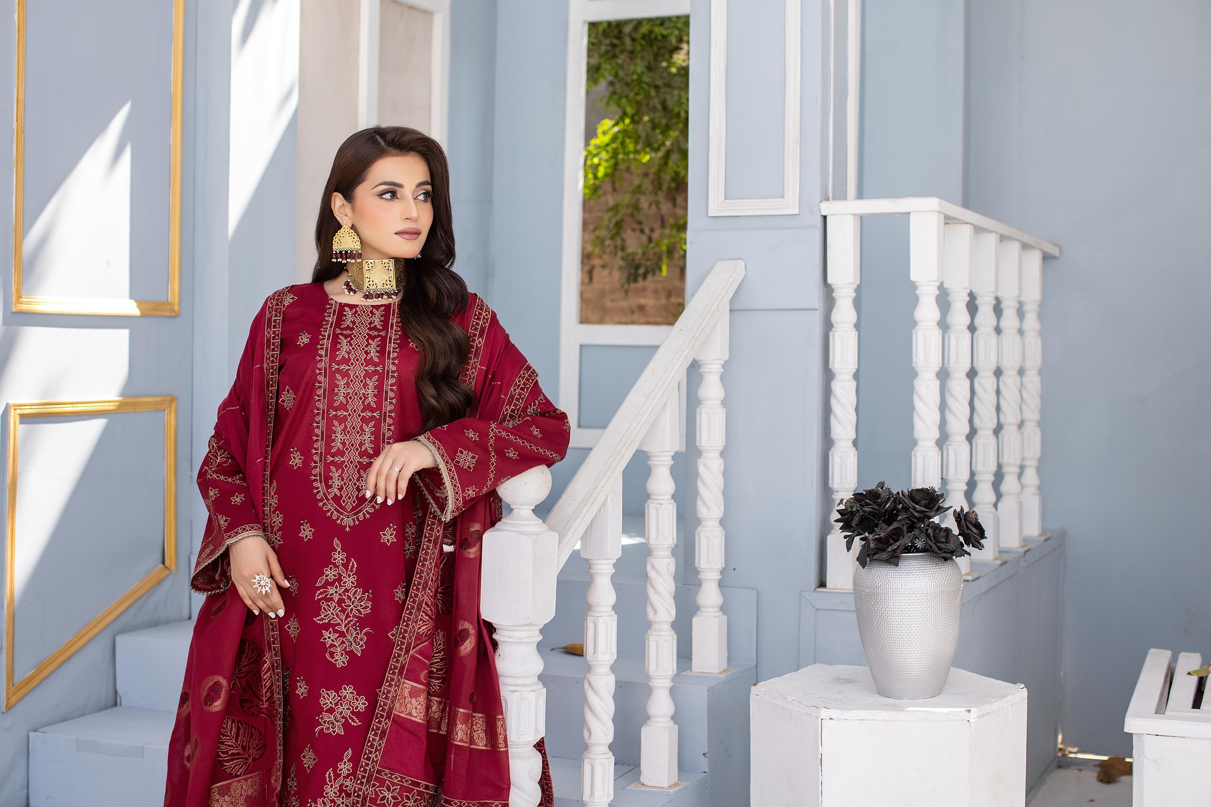 Dastak DK-48 : Embroidered Lawn 3pc