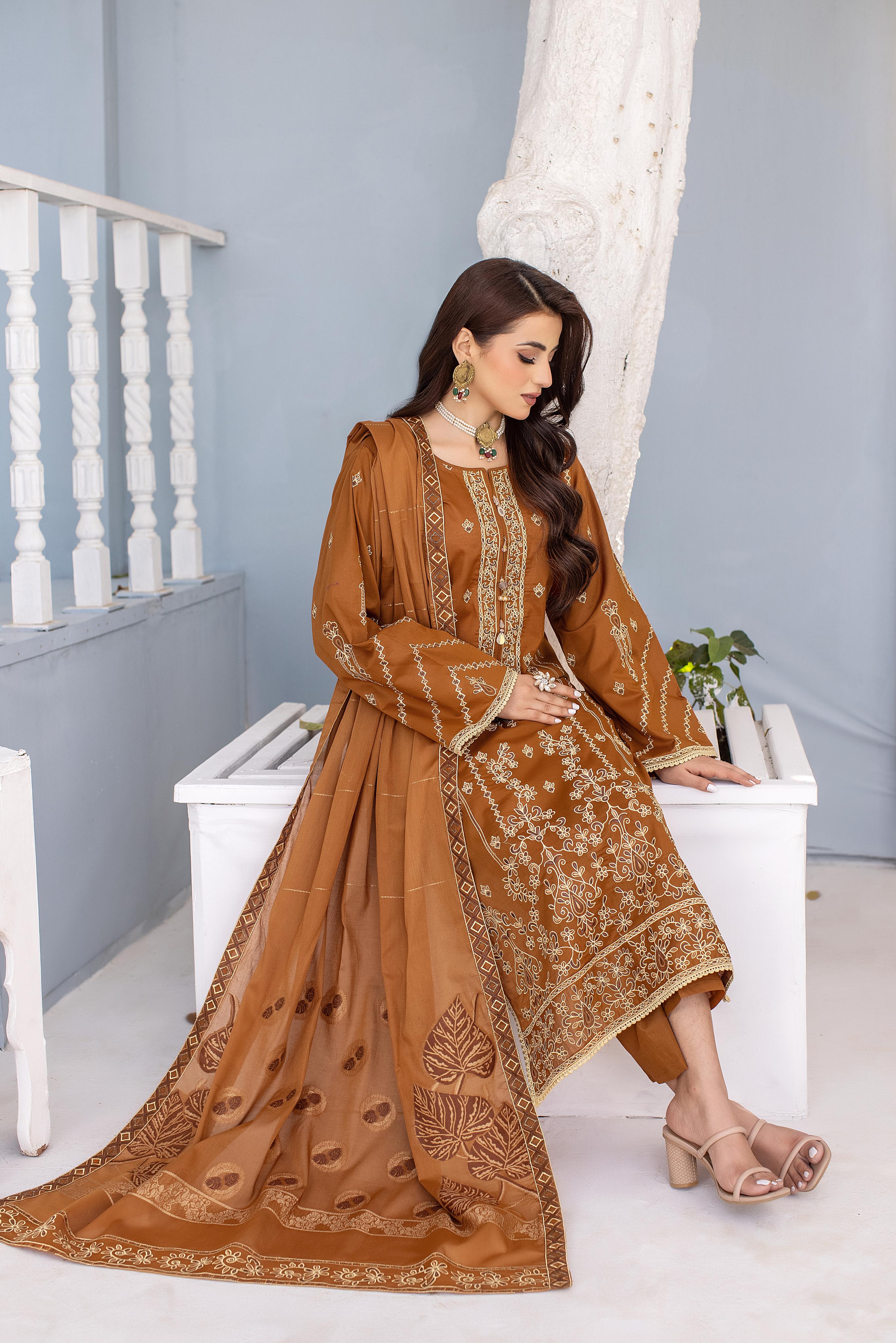 Embroidered Lawn Dresses Brand Collection Sale Online in 2024  La Mosak