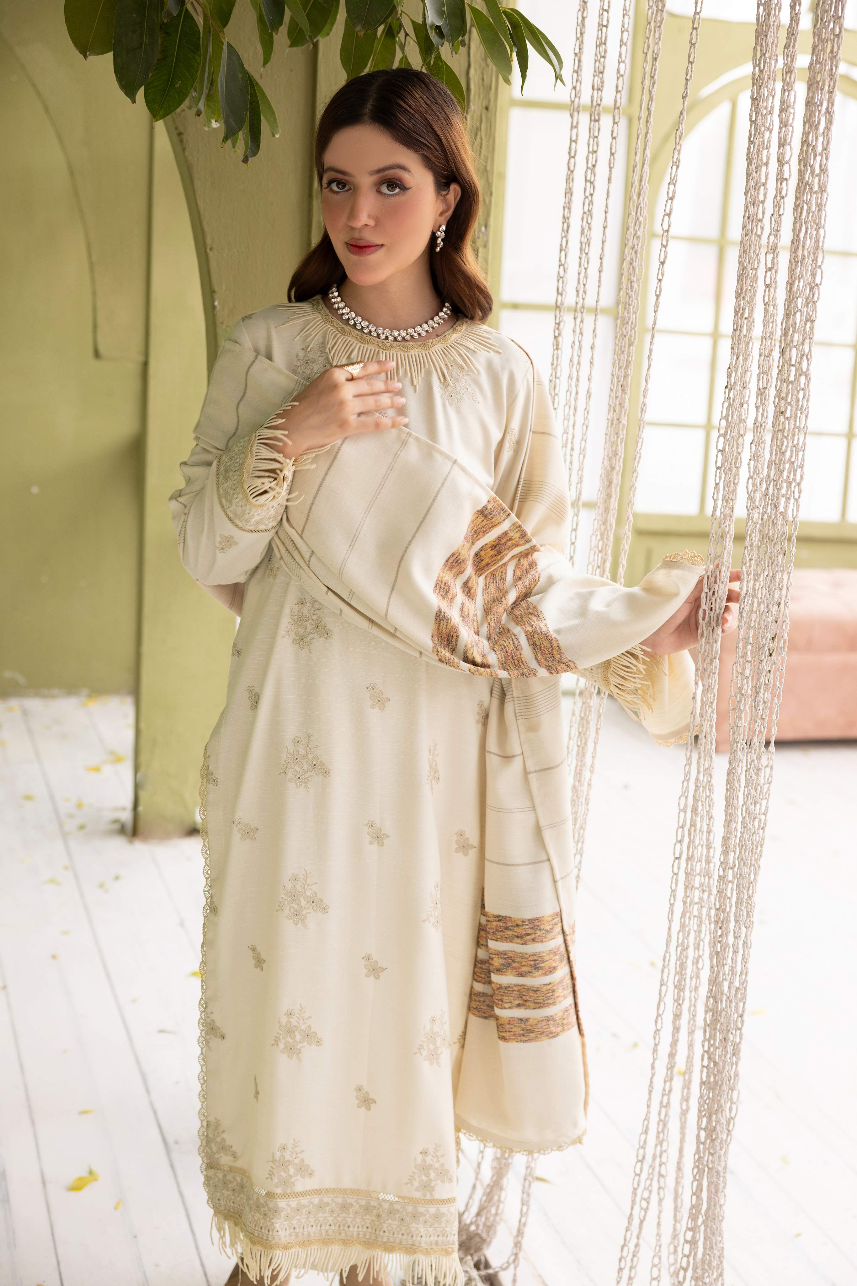 Diyar-E-Dil DL-19 : Unstitched Embroidered Dhanak 3PC