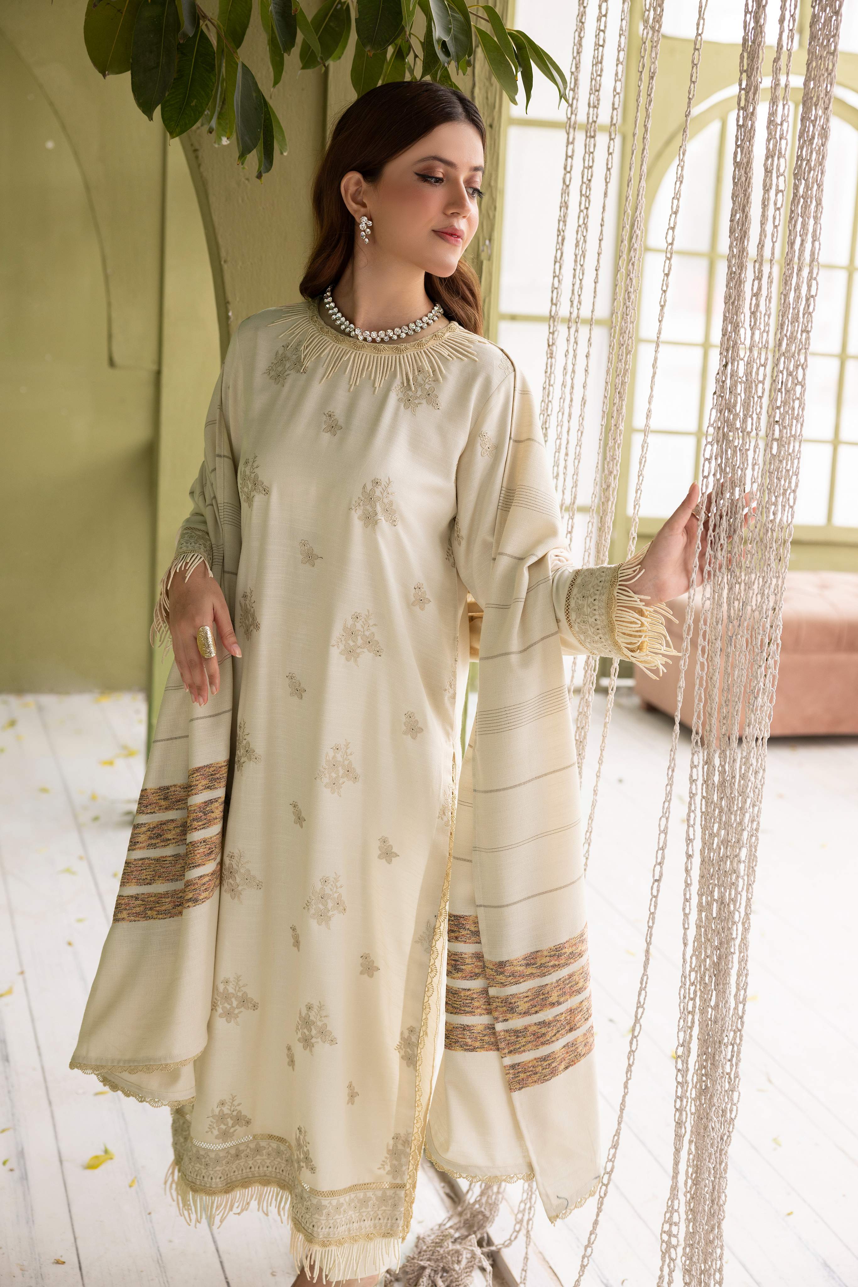 Diyar-E-Dil DL-19 : Unstitched Embroidered Dhanak 3PC