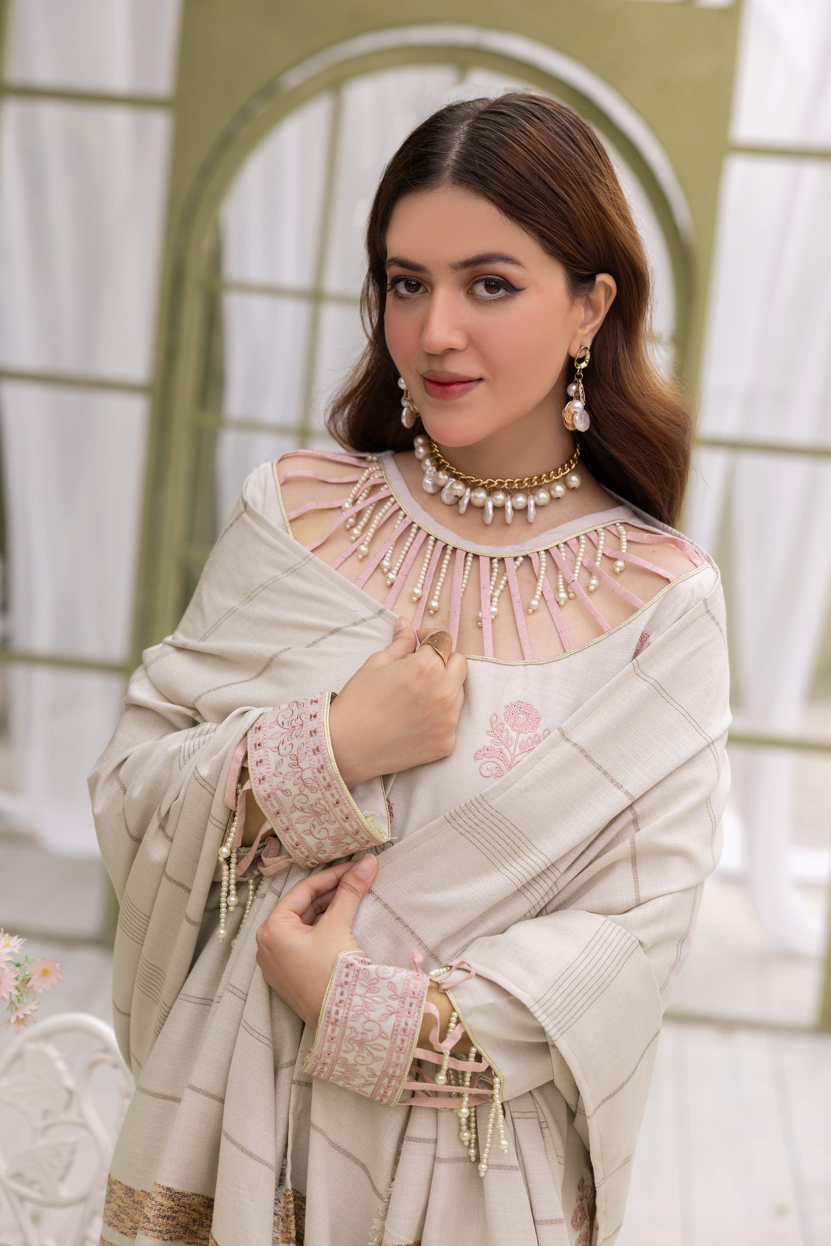 Diyar-E-Dil DL-16 : Unstitched Embroidered Dhanak 3PC