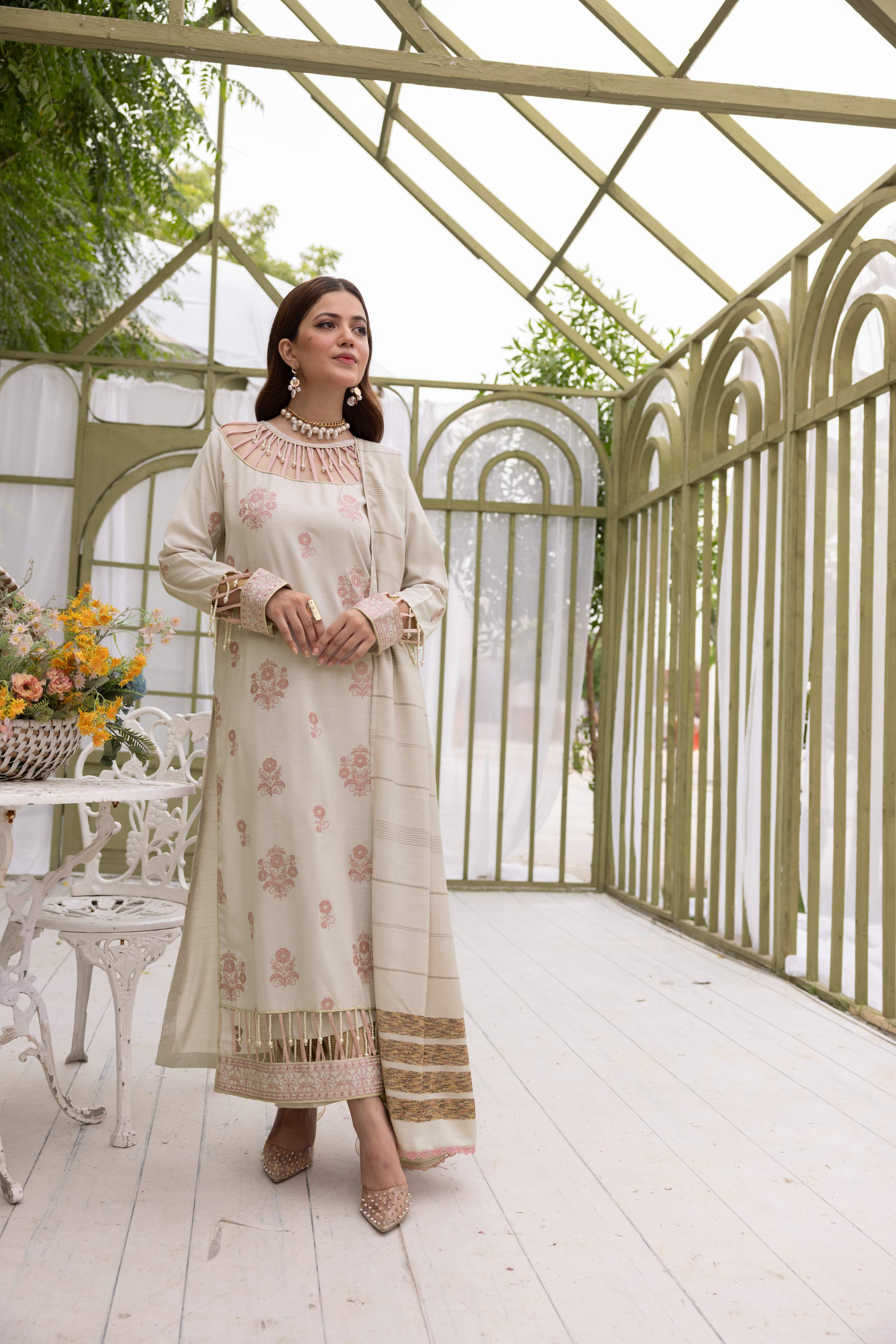 Diyar-E-Dil DL-16 : Unstitched Embroidered Dhanak 3PC