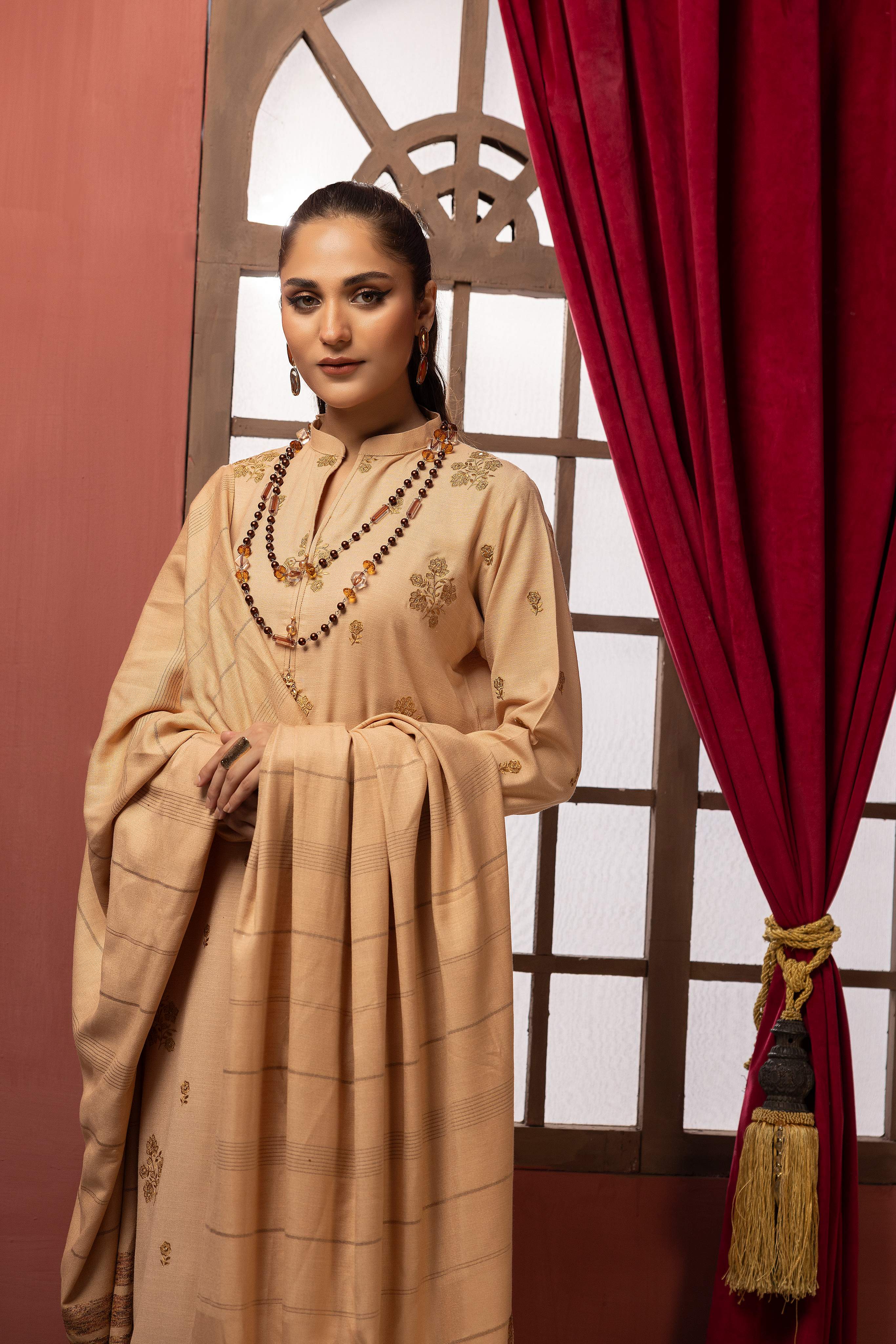 Diyar-E-Dil DL-21 : Unstitched Embroidered Dhanak 3PC