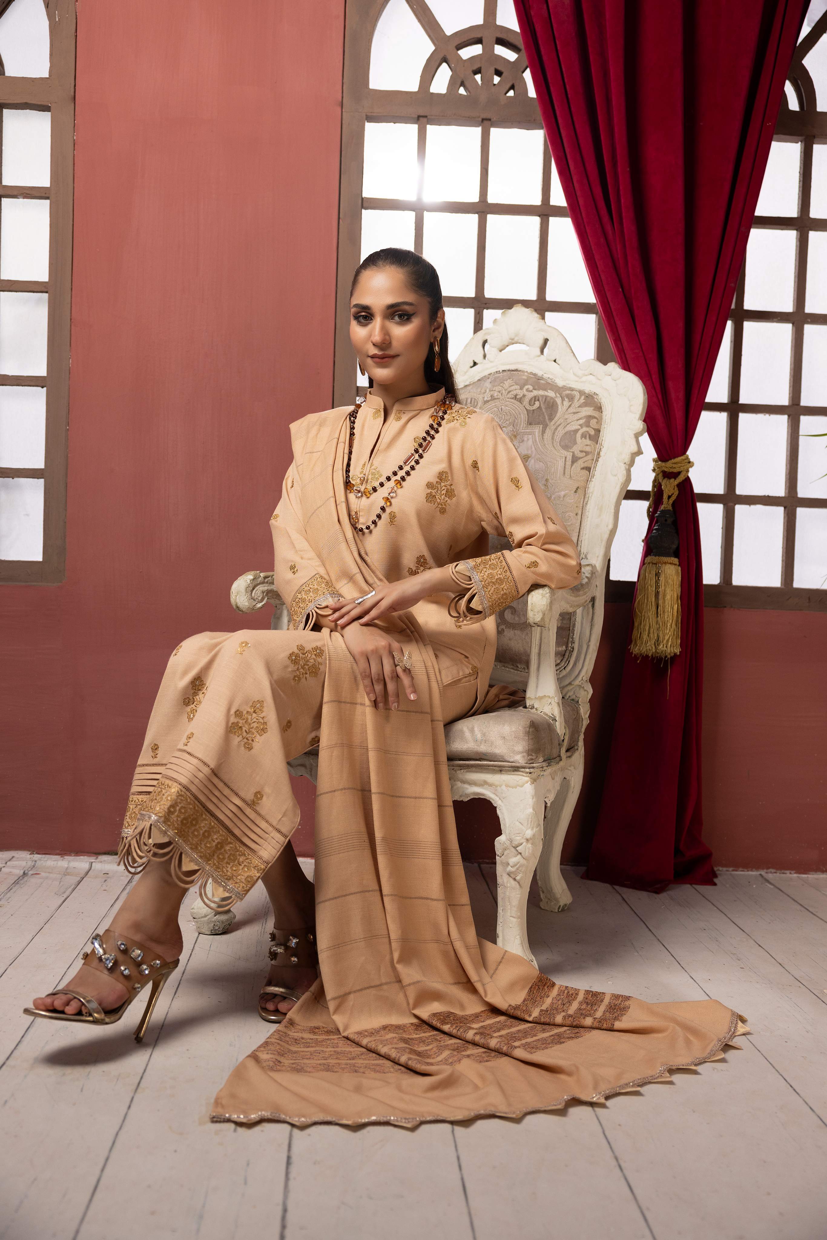 Diyar-E-Dil DL-21 : Unstitched Embroidered Dhanak 3PC