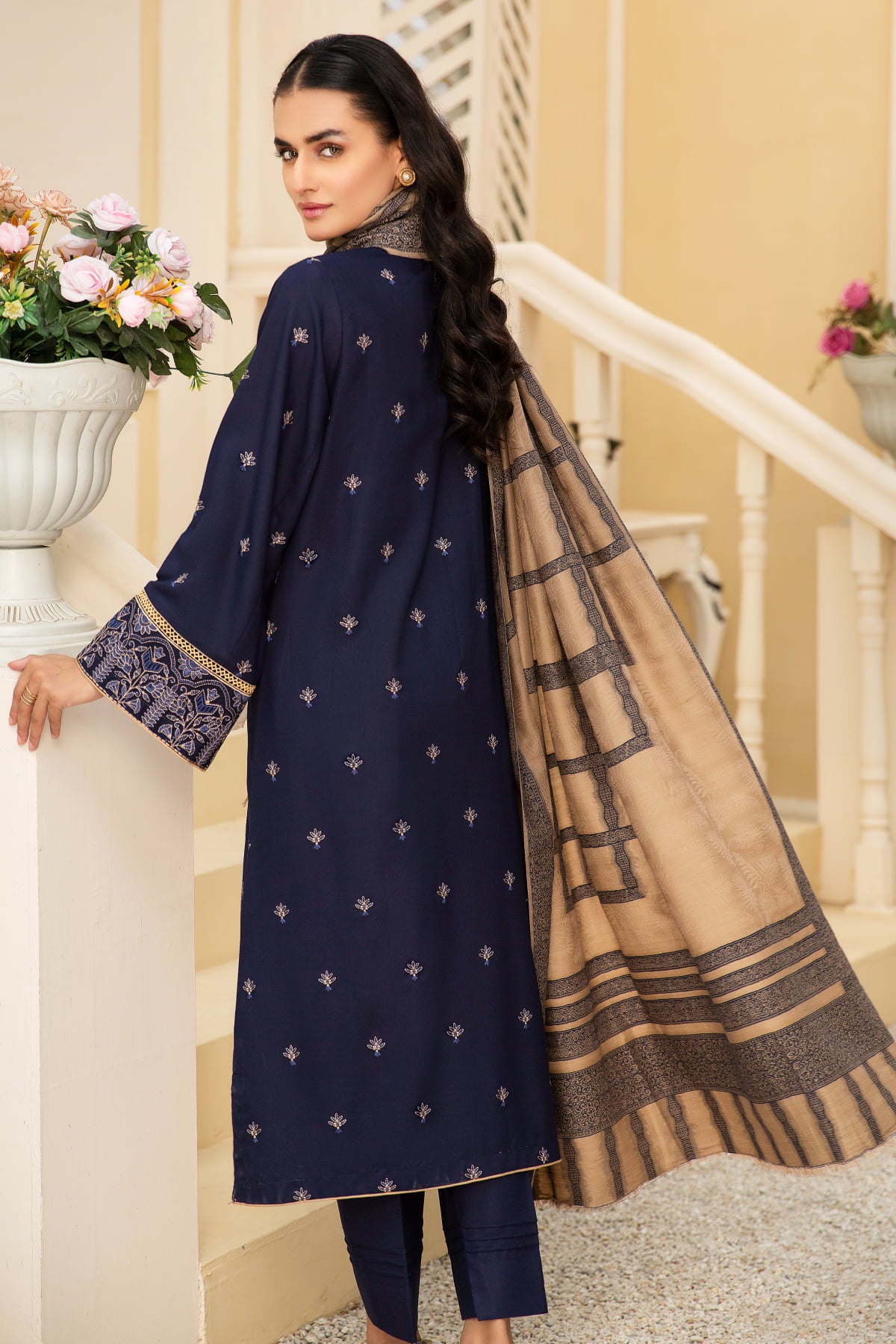Shafaq SQ-34 : Unstitched Luxury Embroidered Dhanak 3PC