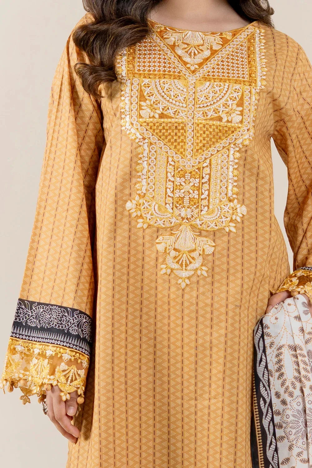 3PC Embroidered Unstitched Lawn Suit | KL-3972 Embroidered KHAS STORES 