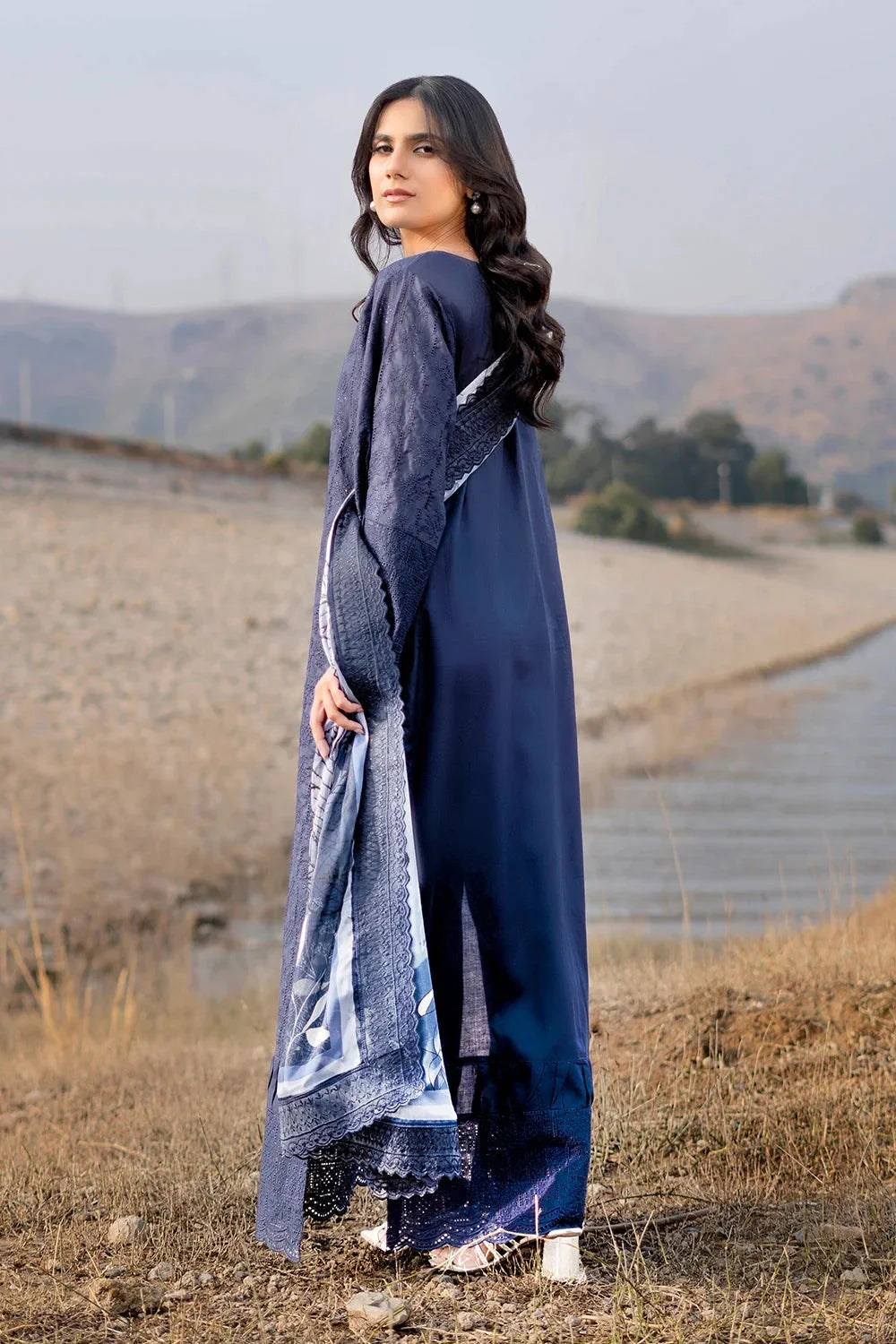 3PC Embroidered Unstitched Lawn Suit | KSE-3810 Embroidered KHAS STORES 