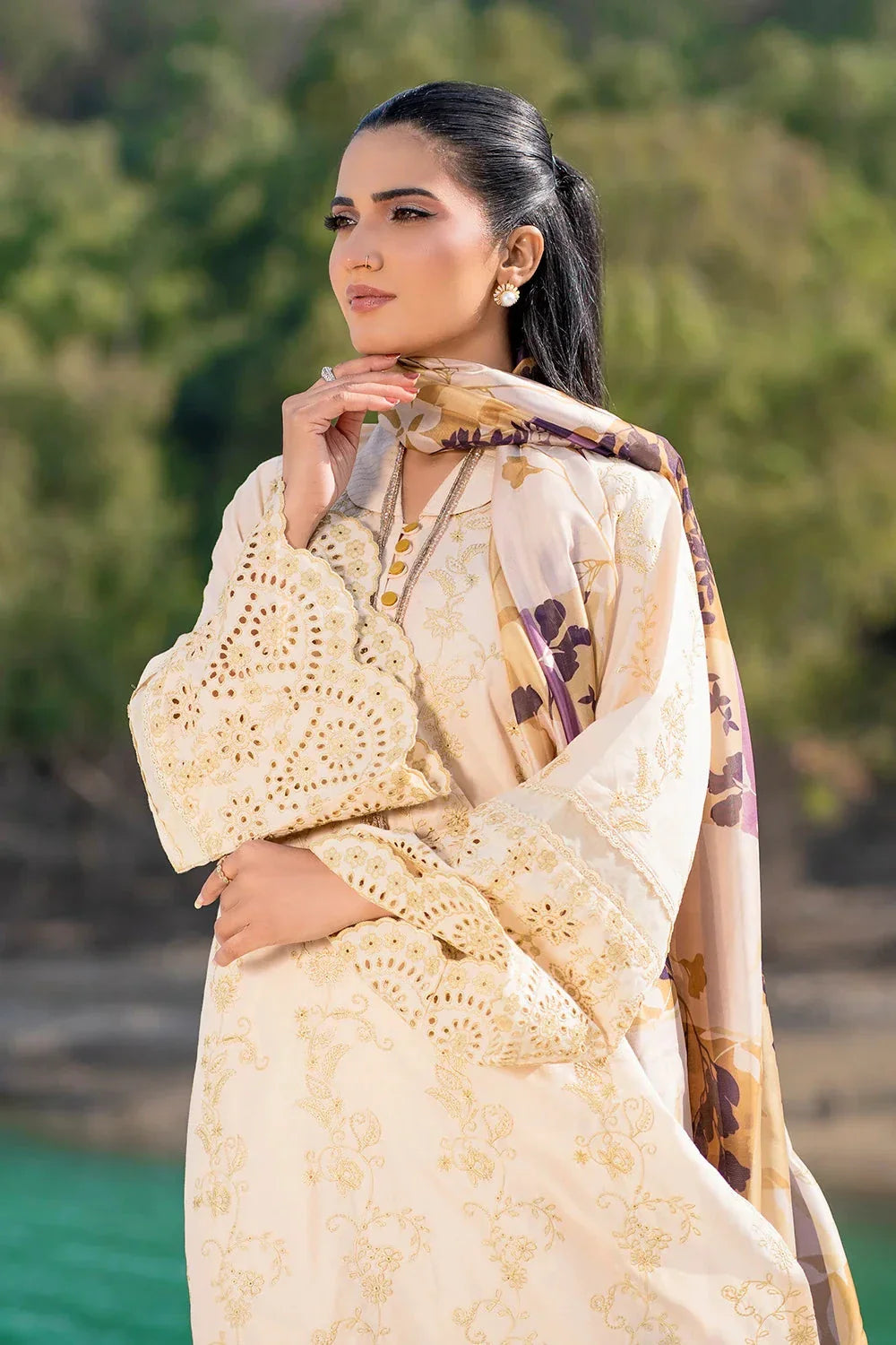 3PC Embroidered Unstitched Lawn Suit | KSE-3811 Embroidered KHAS STORES 