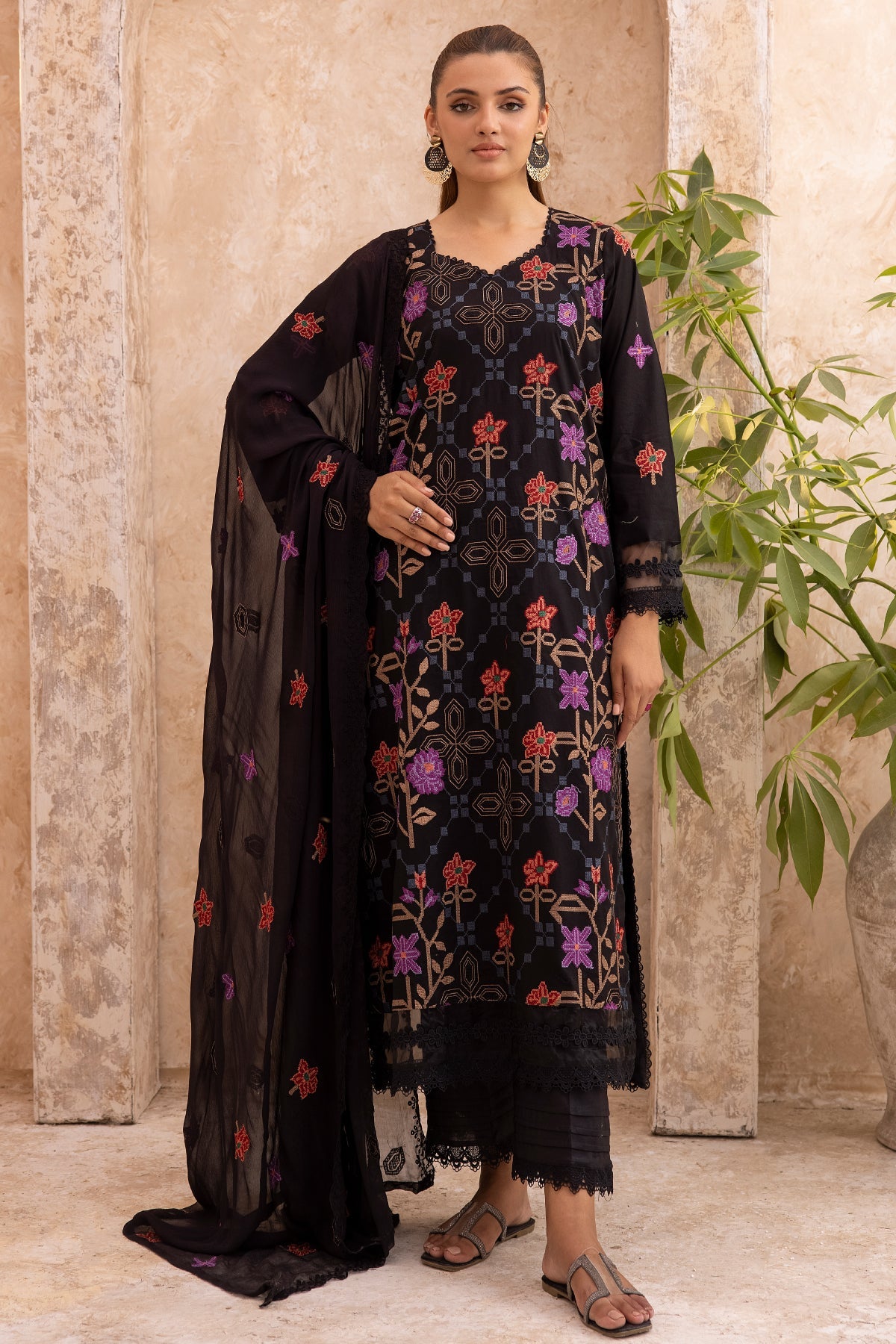Mahhe MH-07 : Unstitched Embroidered Lawn 3PC