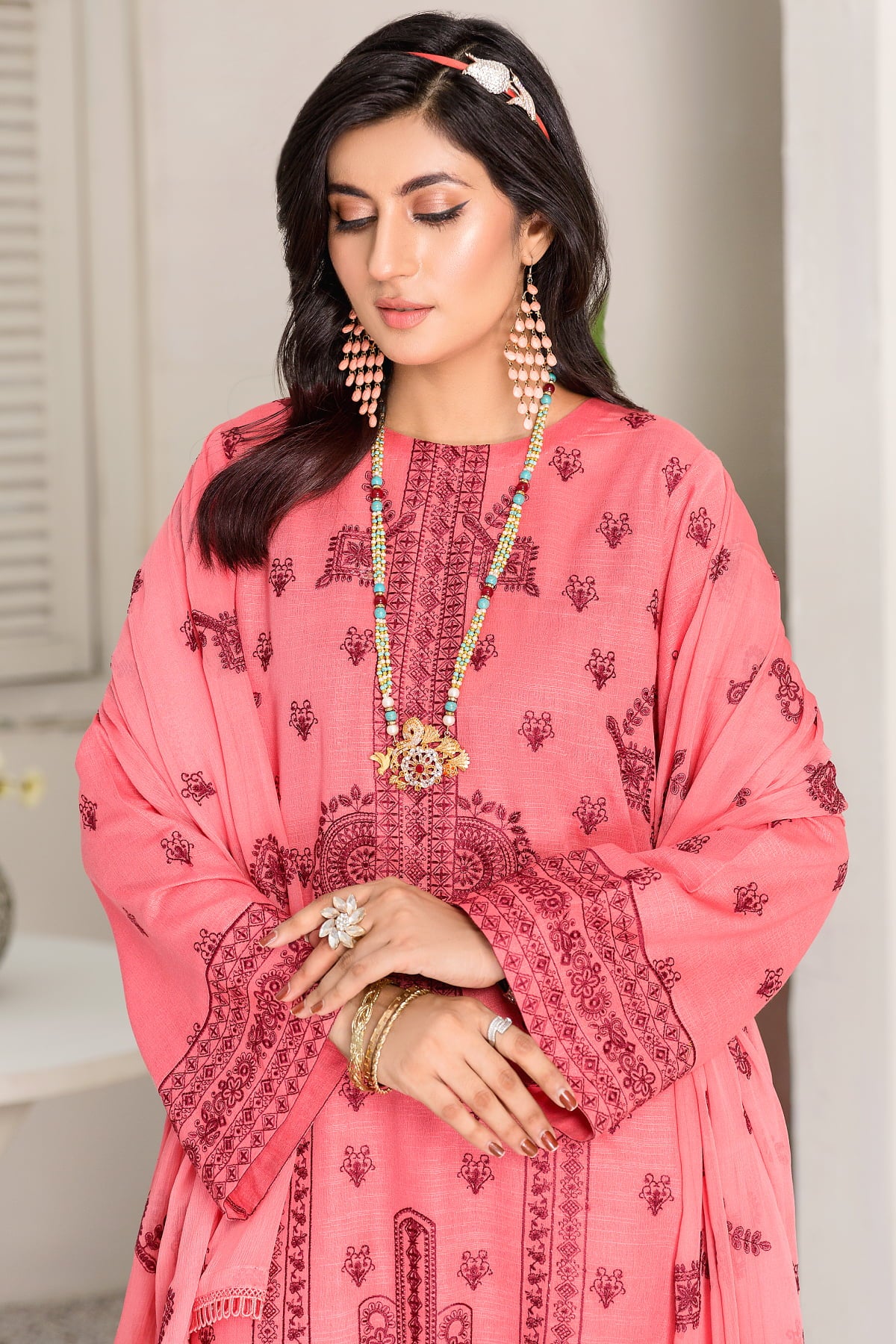 Mehr-O-Maah M-18 : Unstitched Embroidered Slub Karandi 3PC