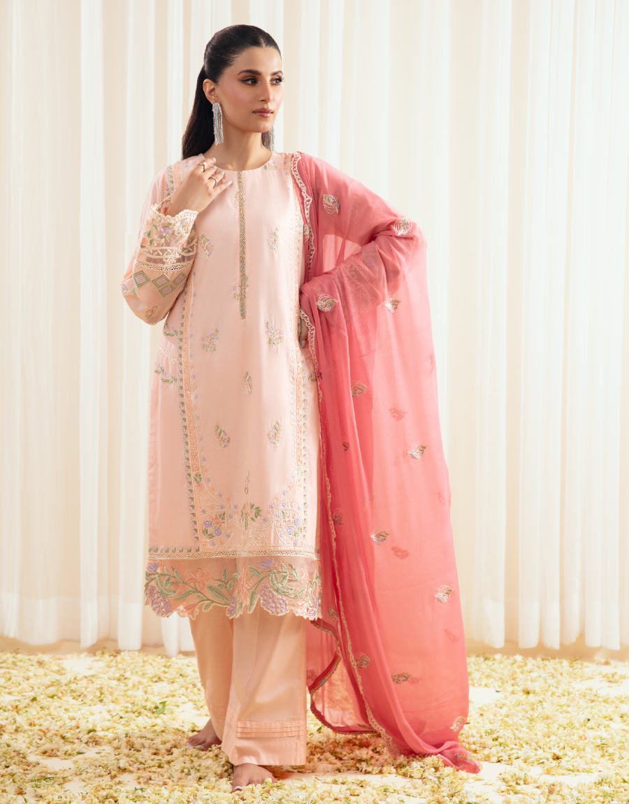 IL 004 Blush