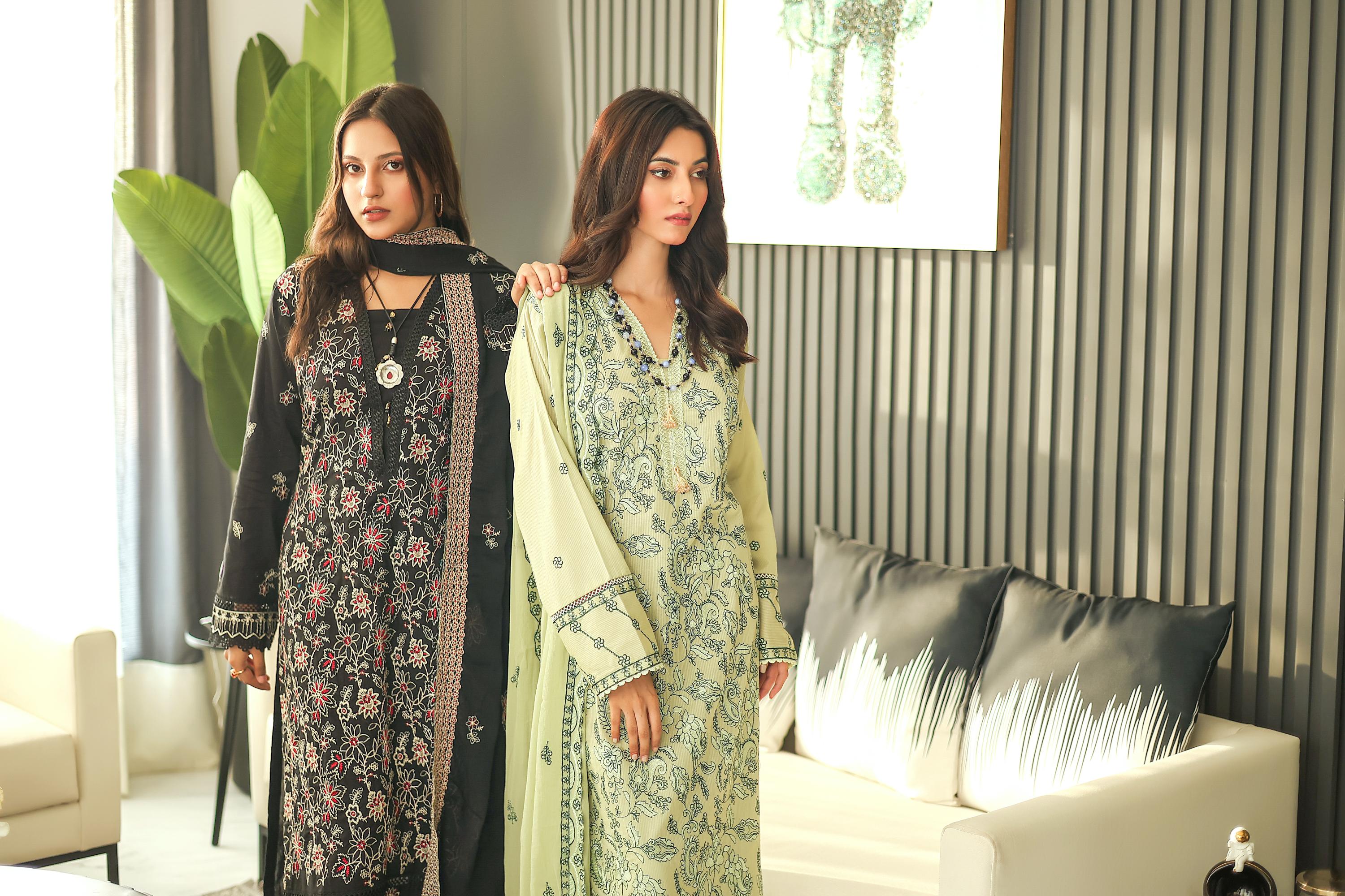 KHOOBSURAT-02