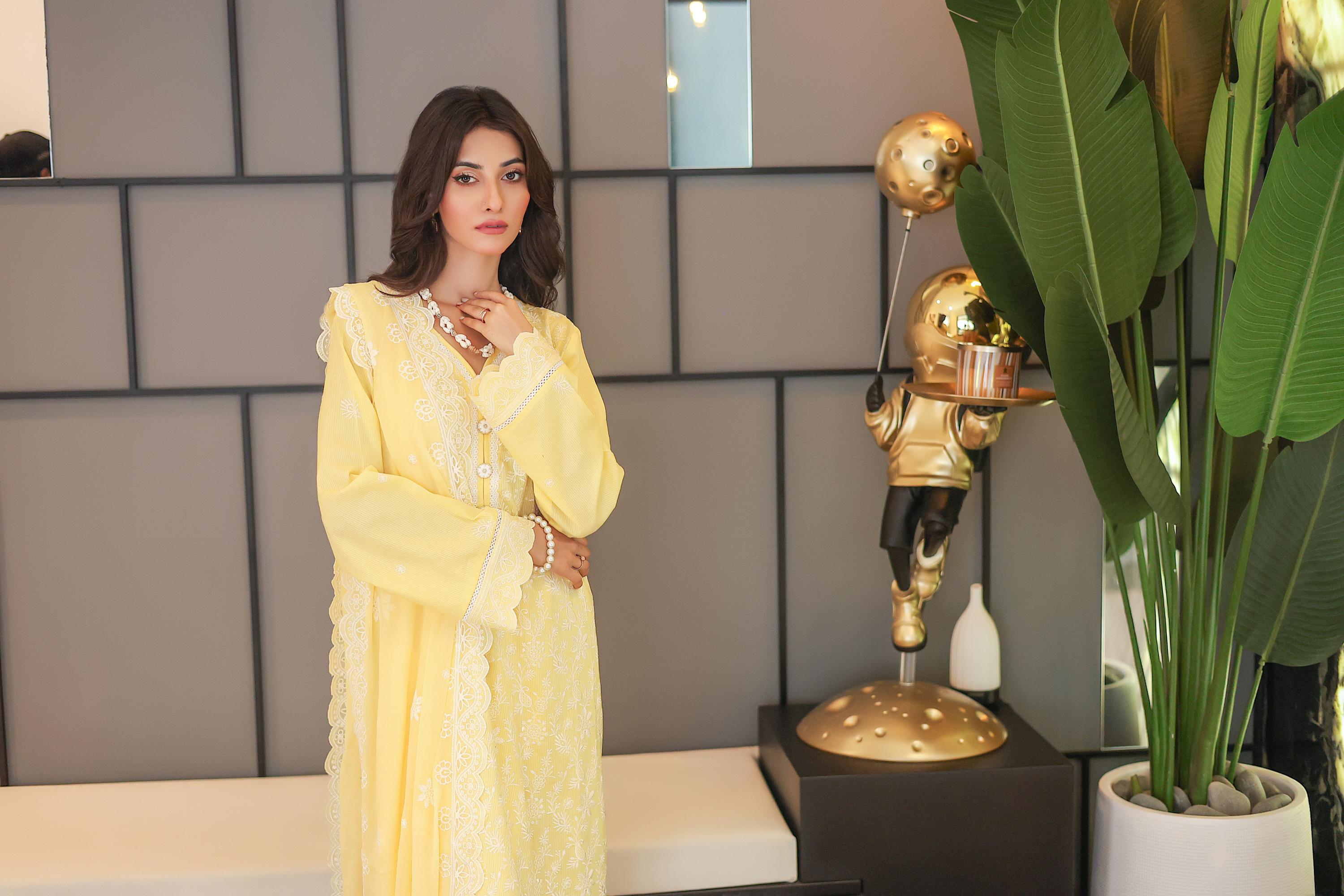 KHOOBSURAT-03