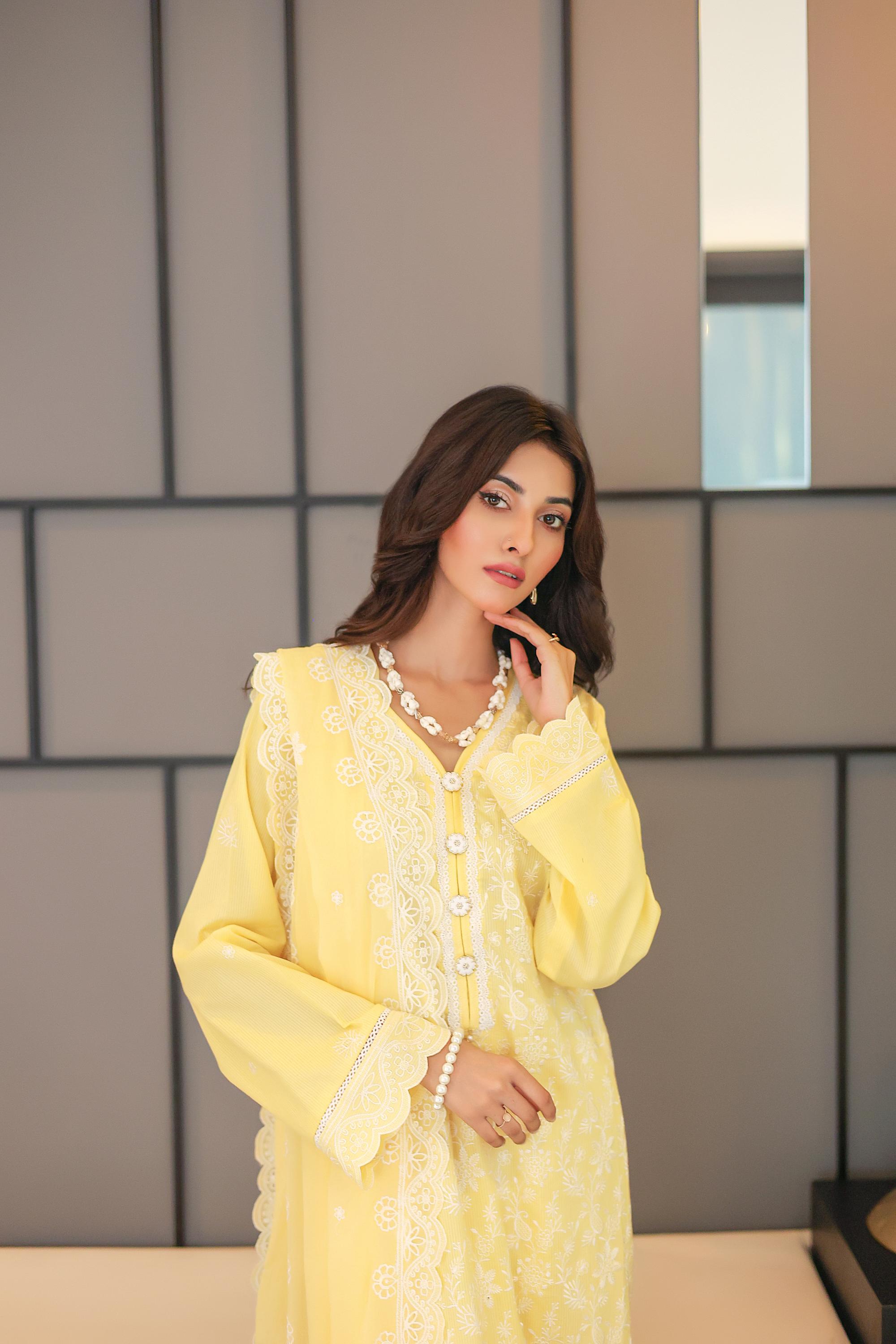 KHOOBSURAT-03