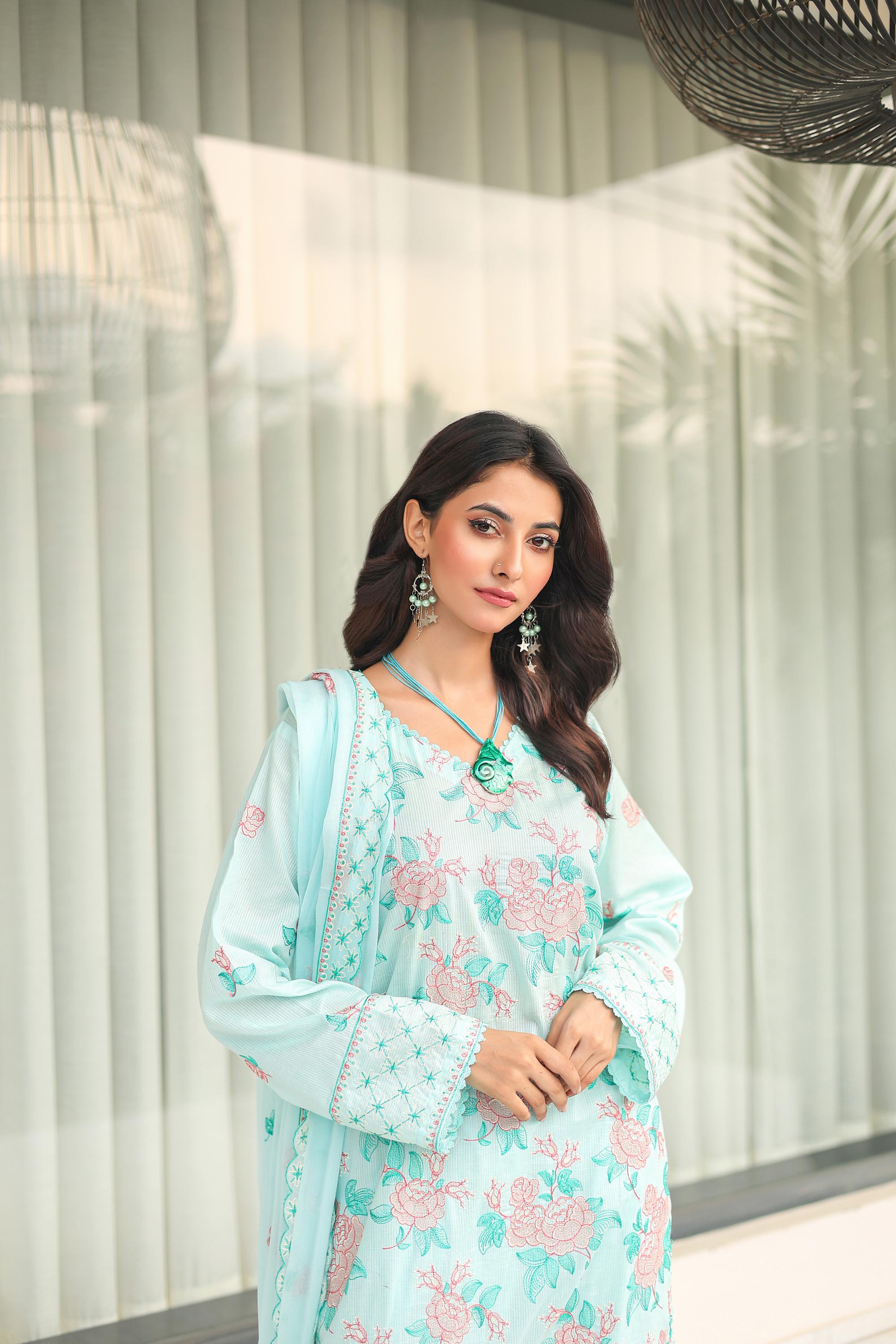 KHOOBSURAT-05