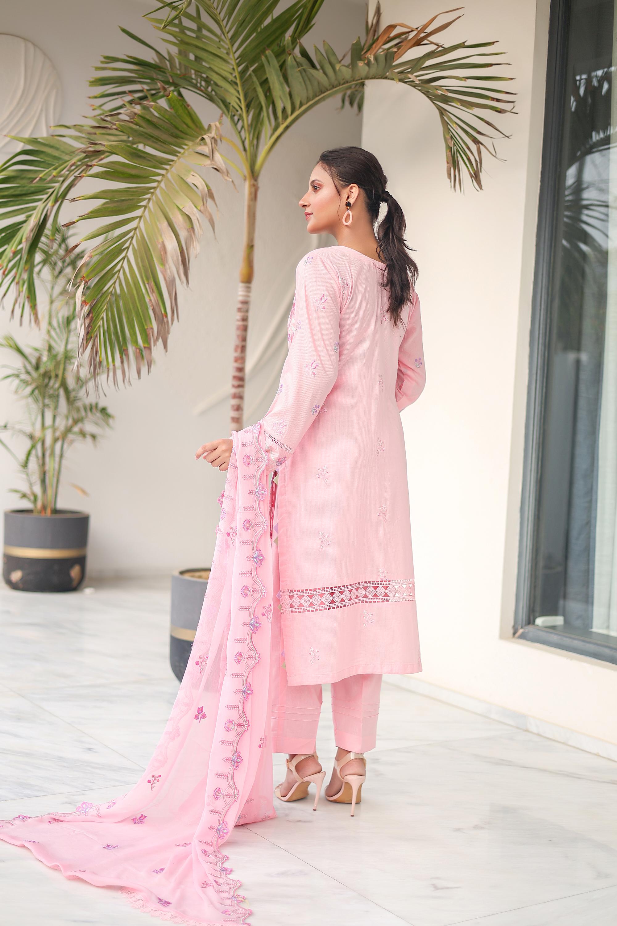 KHOOBSURAT-06