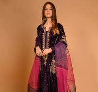 Winter Dresses in Pakistan - Winter Collection 2024 La Mosak Winter Dresses in Pakistan - Winter Collection 2024 La Mosak