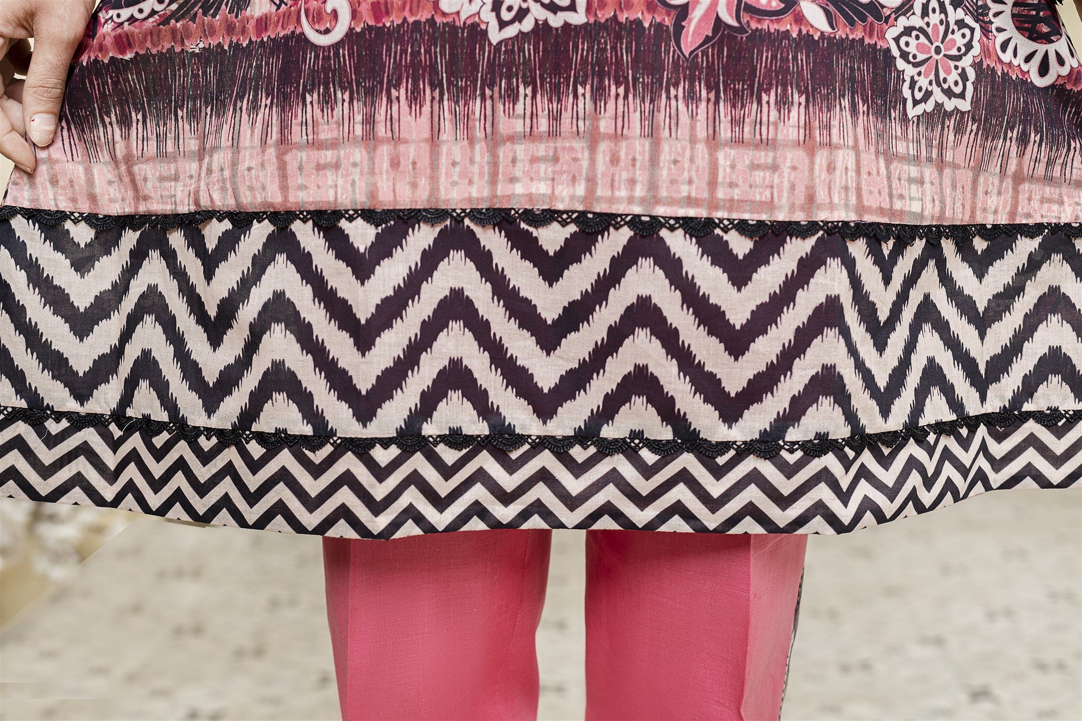 Lawn Paisleys Pink