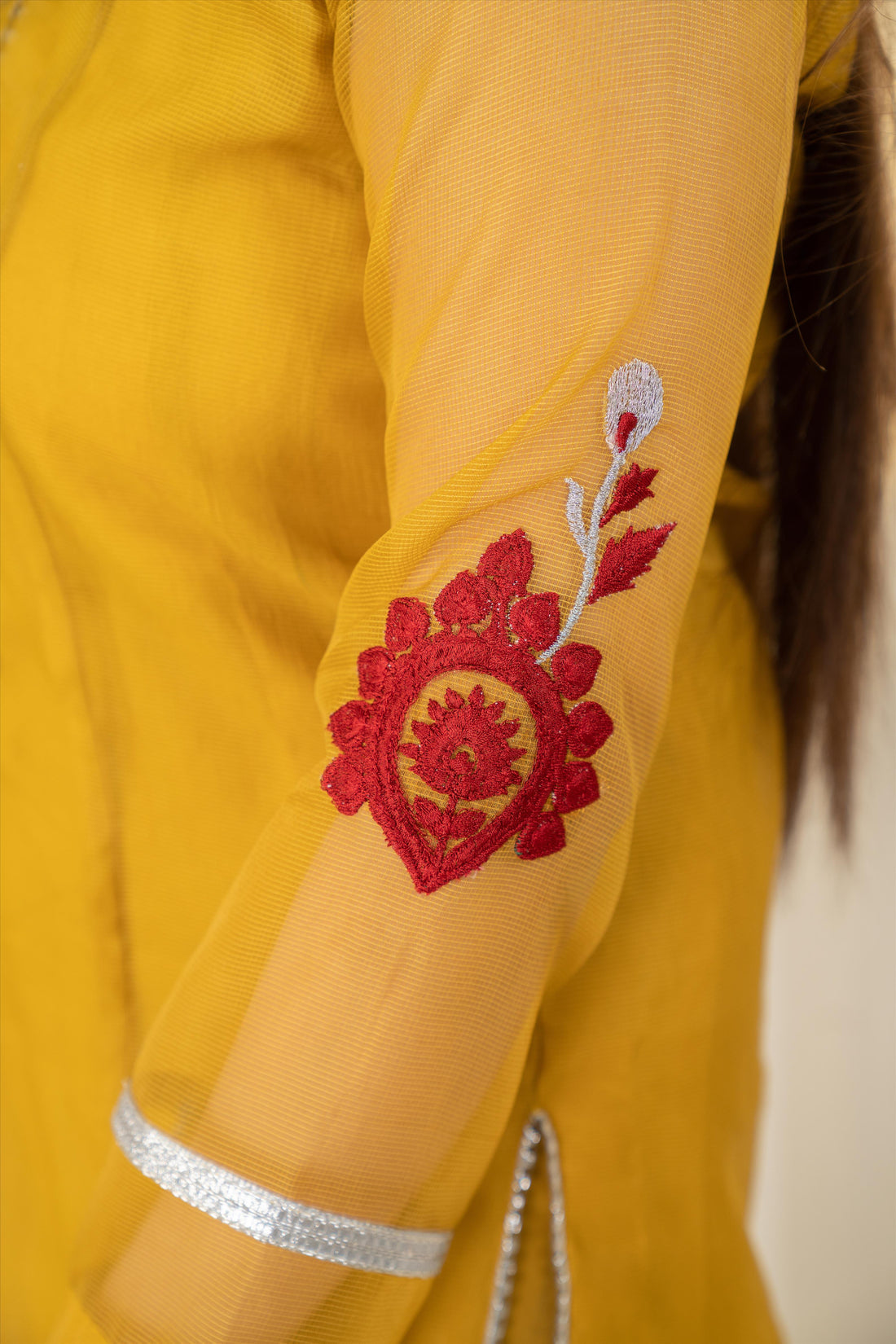 Mustard Hue - Winter Festive