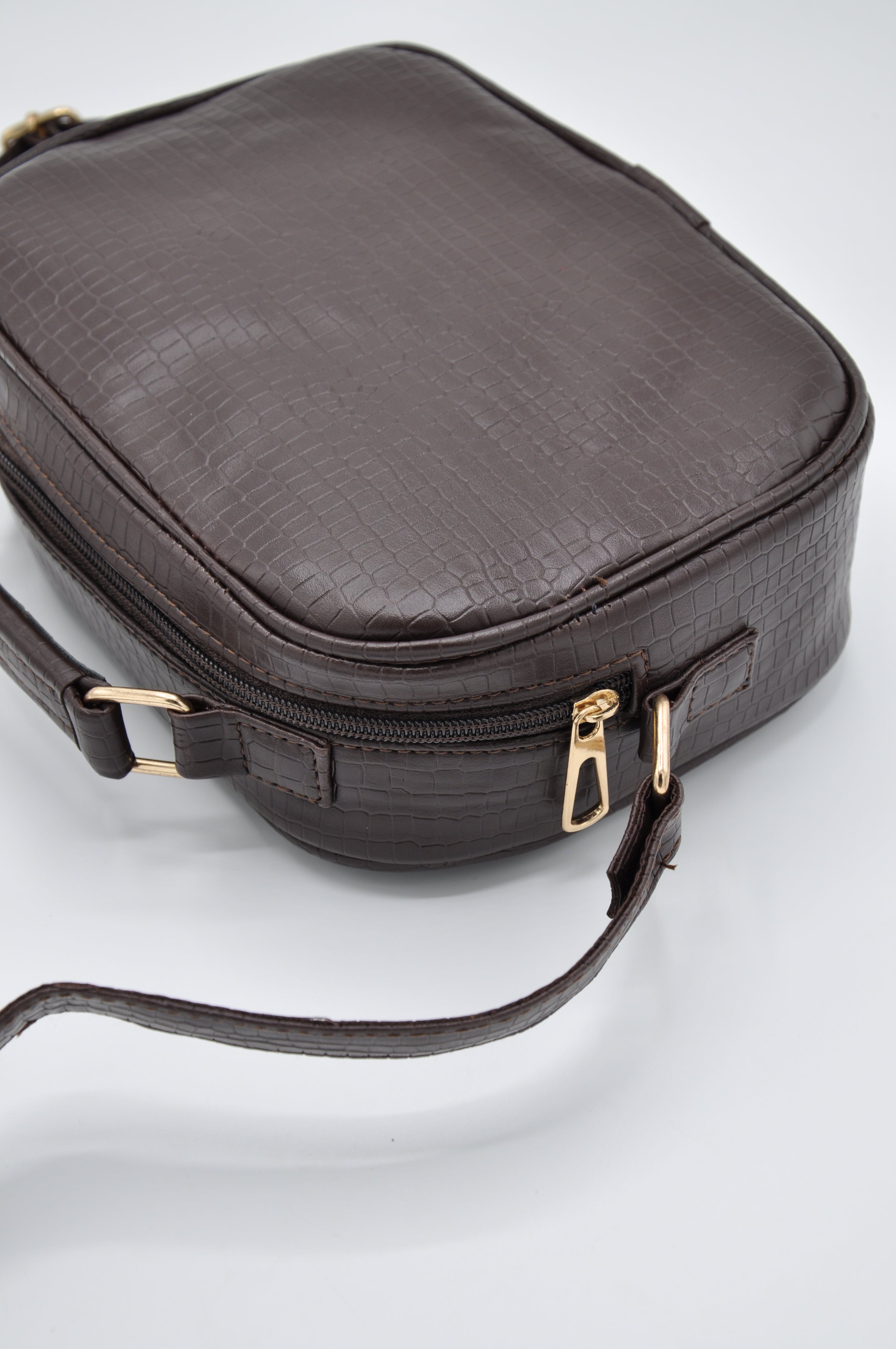LM-02 Dark Brown Bag
